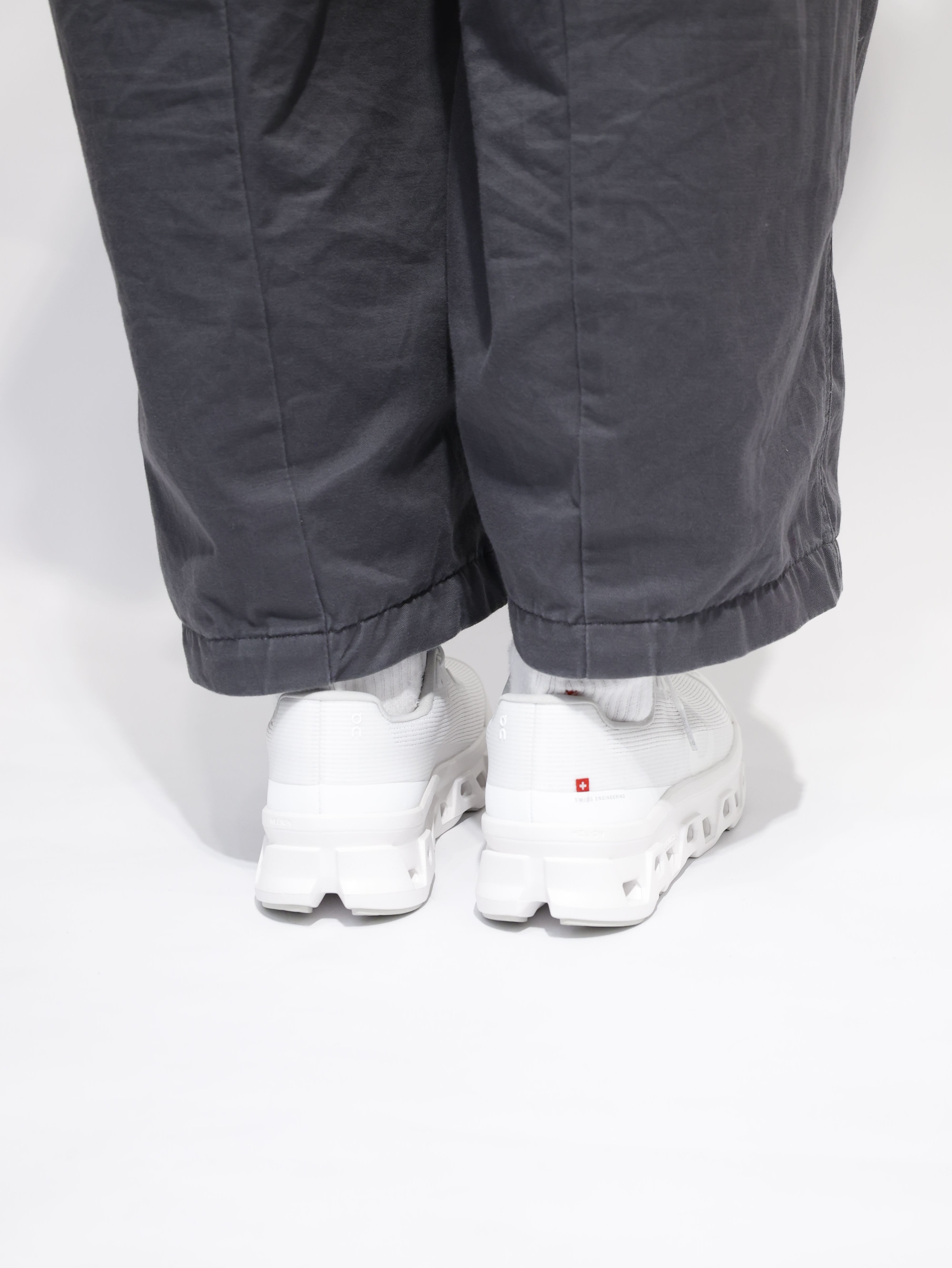 On 女 路跑鞋 Cloudmonster Void ON3WG10811