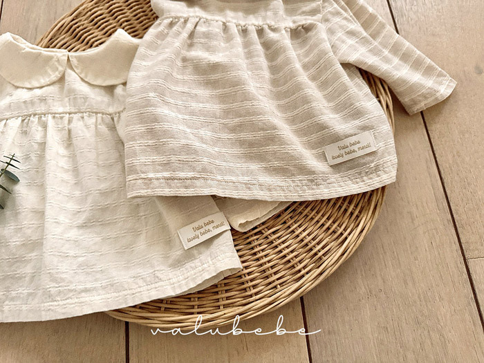 正韓春valu_bebe 兩色氣質感領子上衣