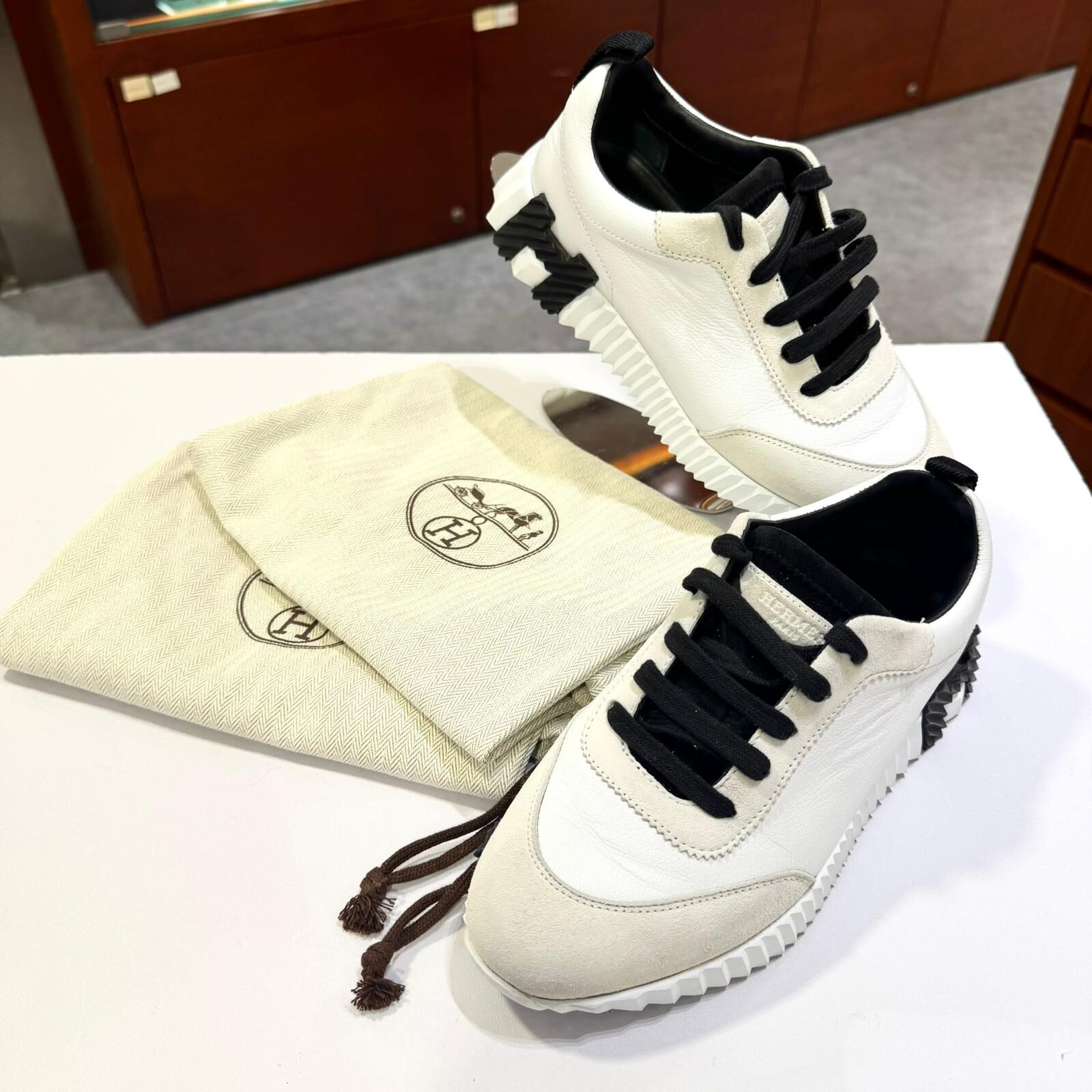 98%NEW HERMES Bouncing Low Top Sneakers 35 White , 愛馬士波鞋白色35碼 #香榭站正品