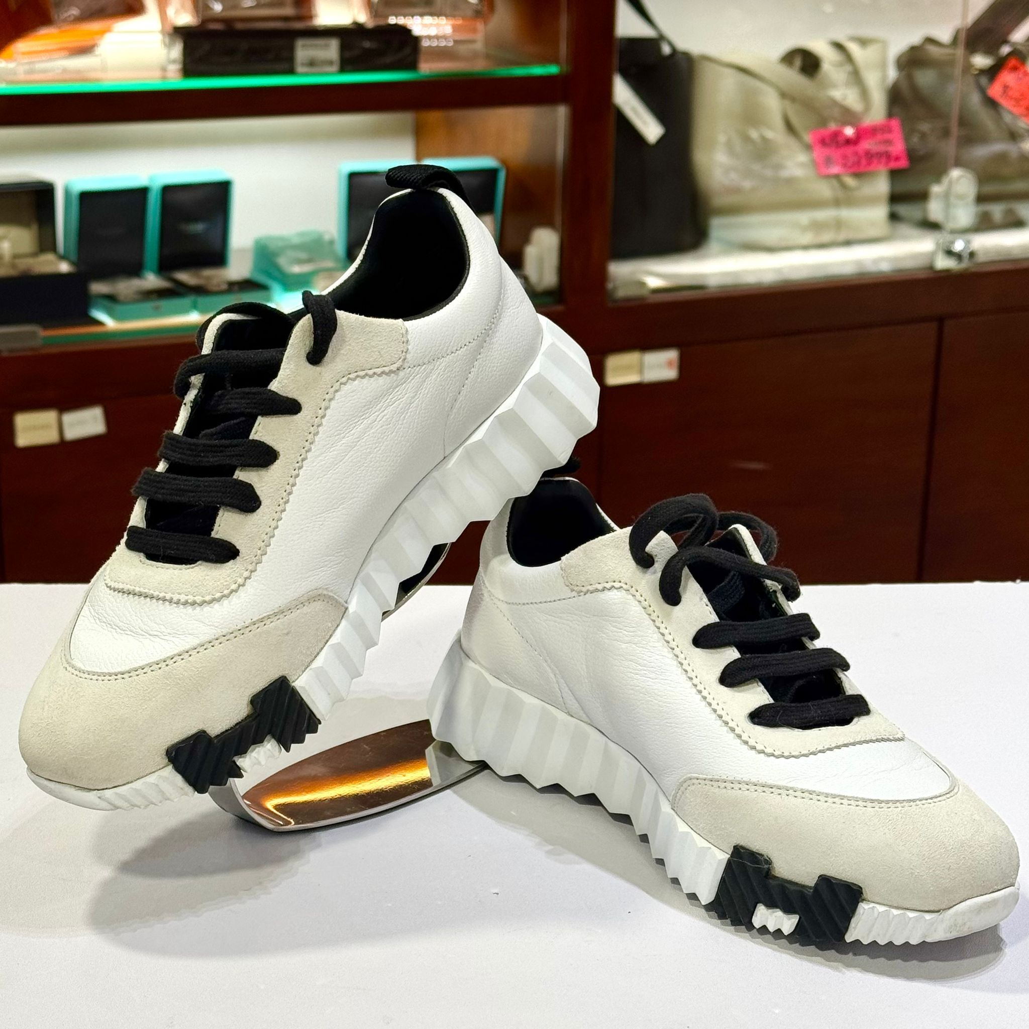 98%NEW HERMES Bouncing Low Top Sneakers 35 White , 愛馬士波鞋白色35碼 #香榭站正品
