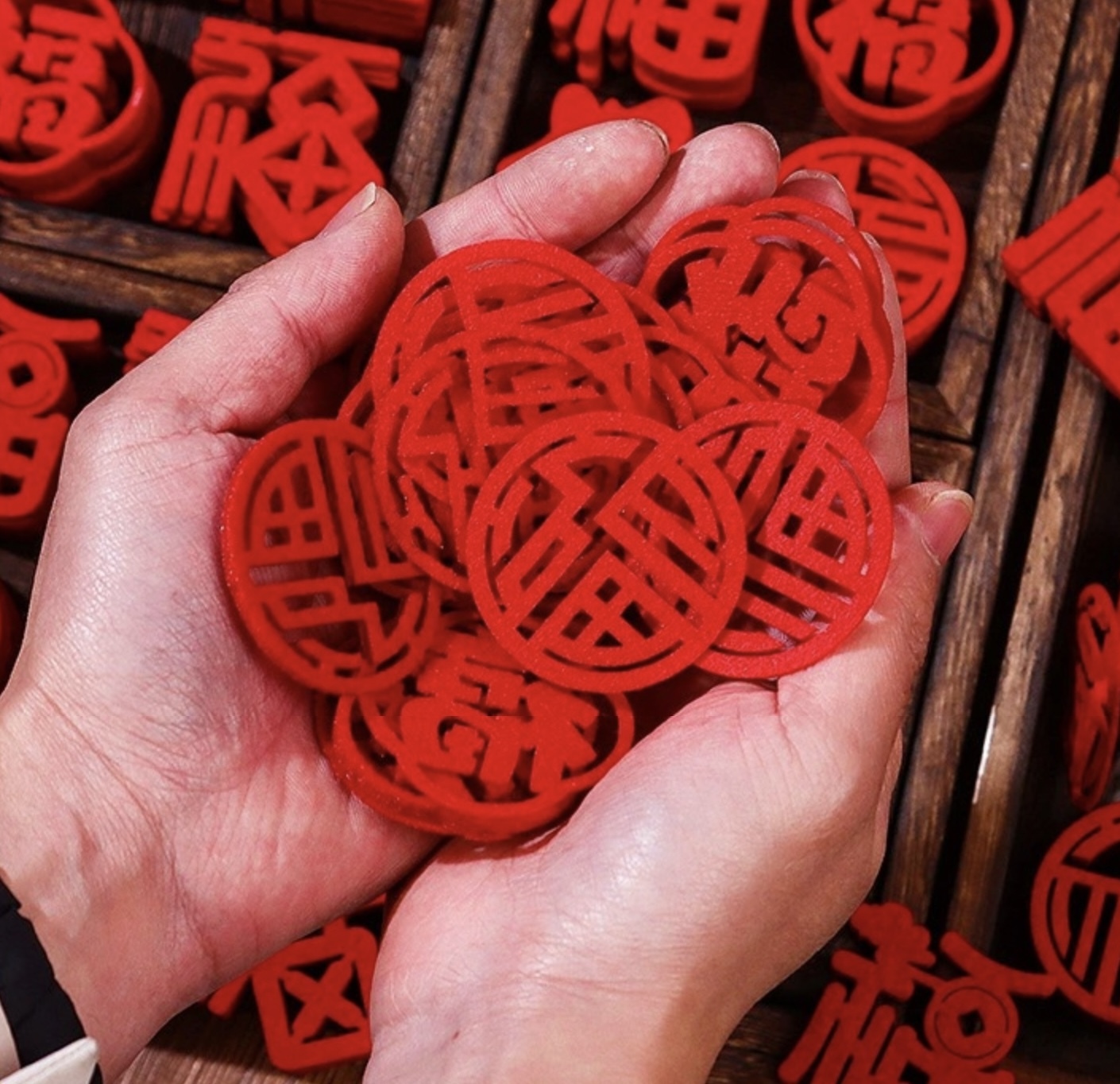 【台灣現貨速發】迷你福字片 拋灑用福字｜五款混裝｜撒花瓣 婚禮 喬遷儀式 佈置道具 新年裝飾