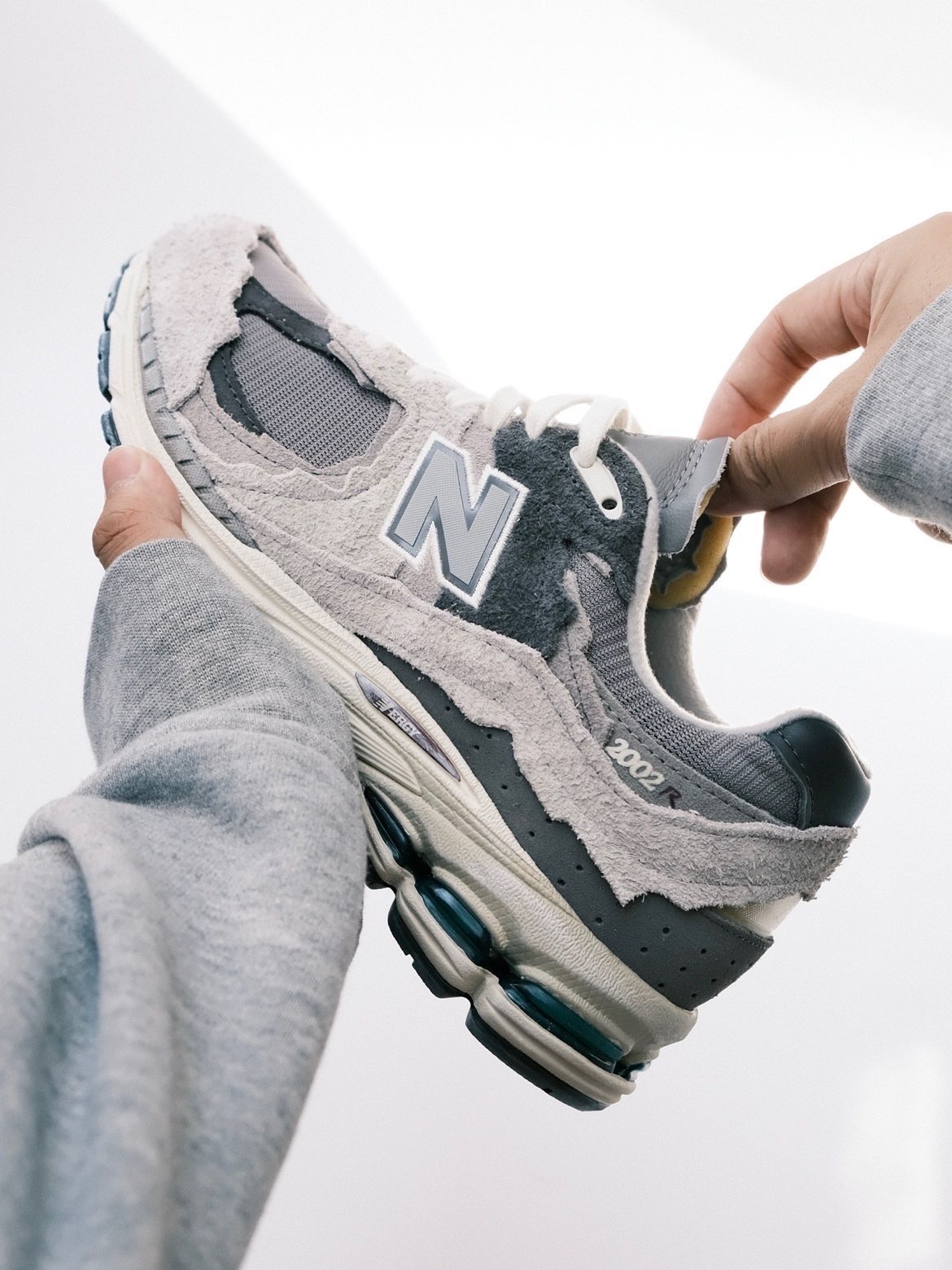 代購-New Balance NB 2002R 破壞 解構 Protection Pack "Rain Cloud" 雨霧灰 跑鞋 男女同款 M2002RDA