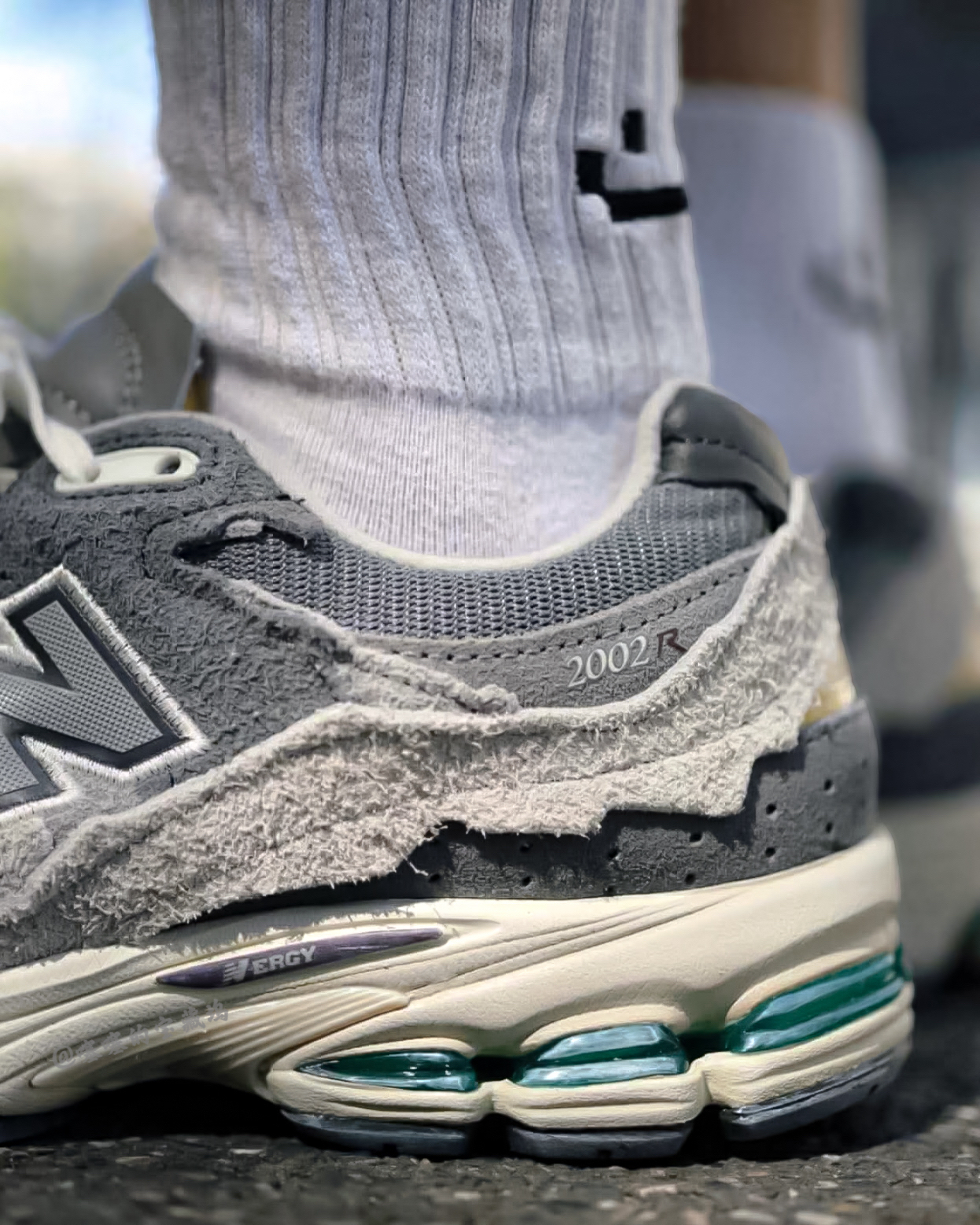 代購-New Balance NB 2002R 破壞 解構 Protection Pack "Rain Cloud" 雨霧灰 跑鞋 男女同款 M2002RDA