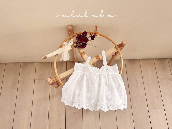 正韓春valu_bebe 浪漫白背心罩衫
