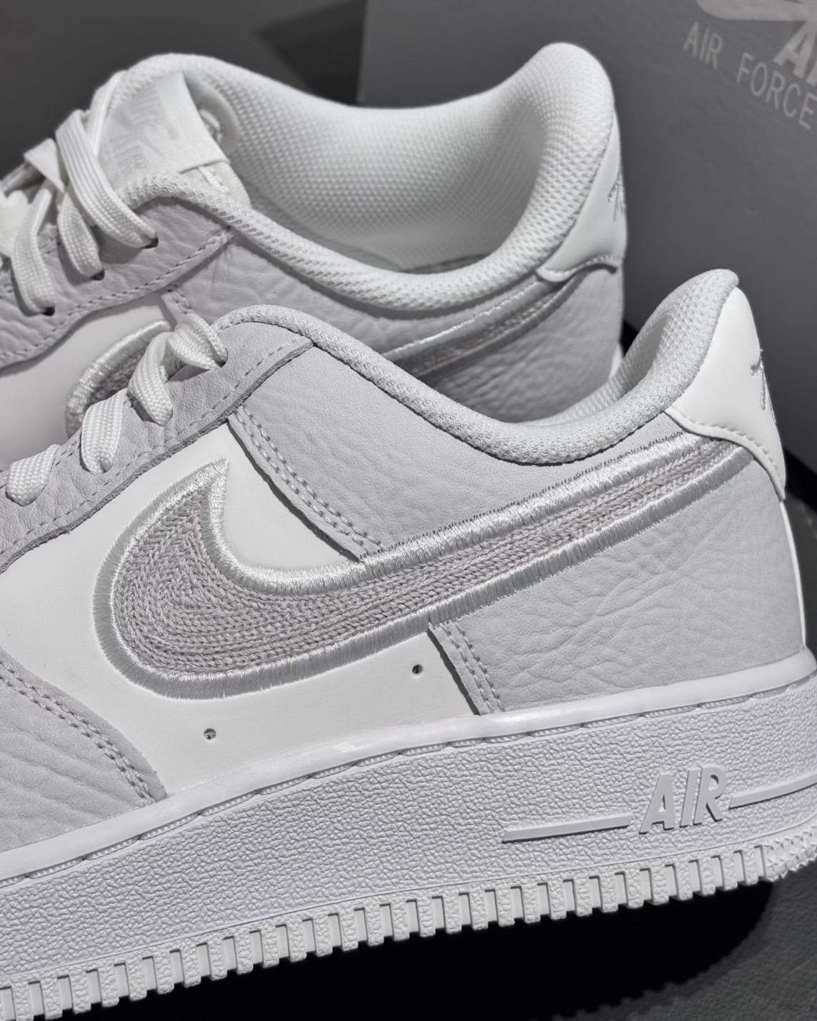 Nike Air Force 1 Low "Summit White" 灰白 刺繡 大理石紋 磨砂皮革拼接 低筒休閒鞋 男鞋