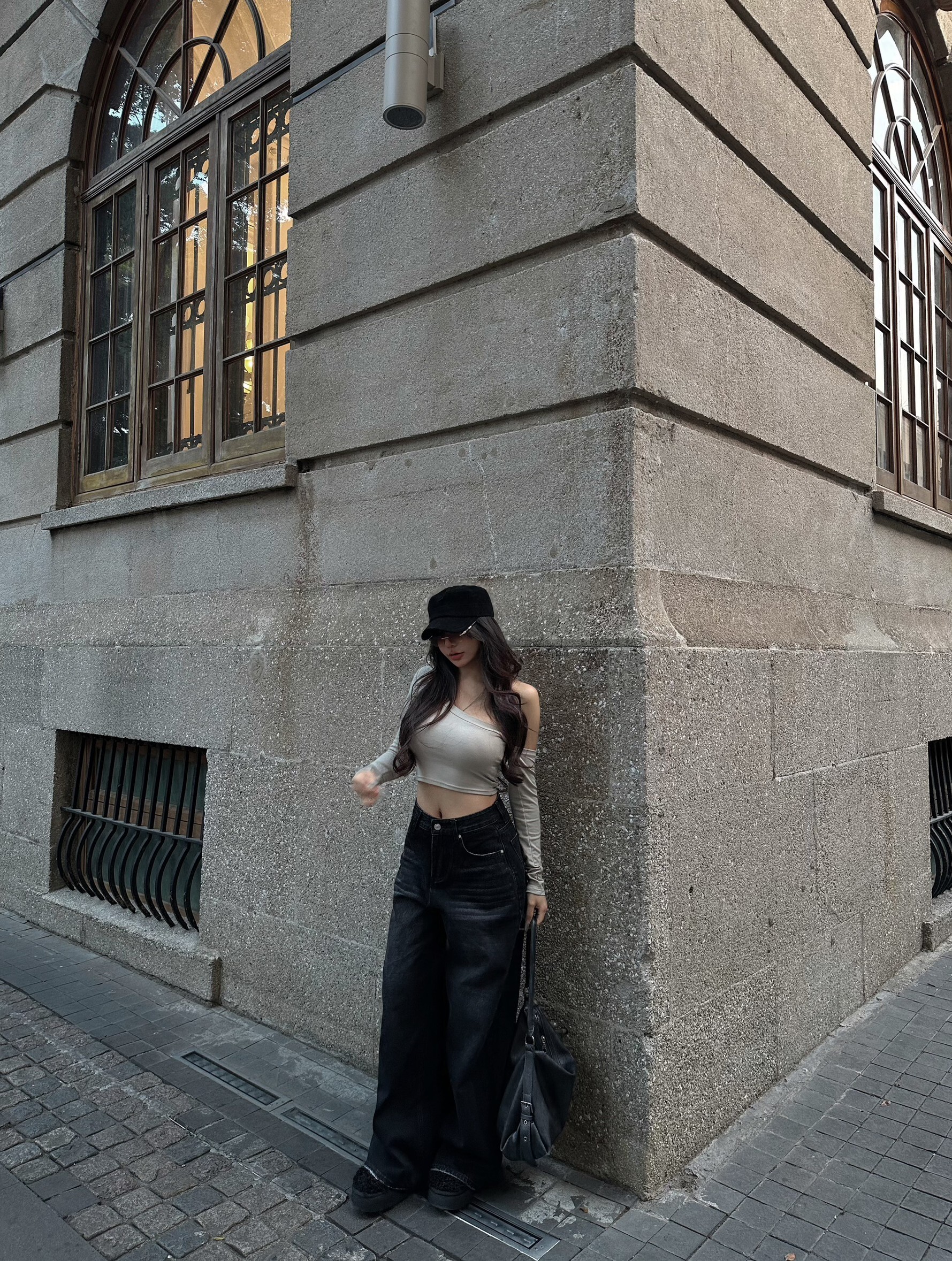 【 𝐂𝐇𝐔-𝐌𝐀𝐃𝐄 】純欲限定品牌斷袖Bra T(售完不補)