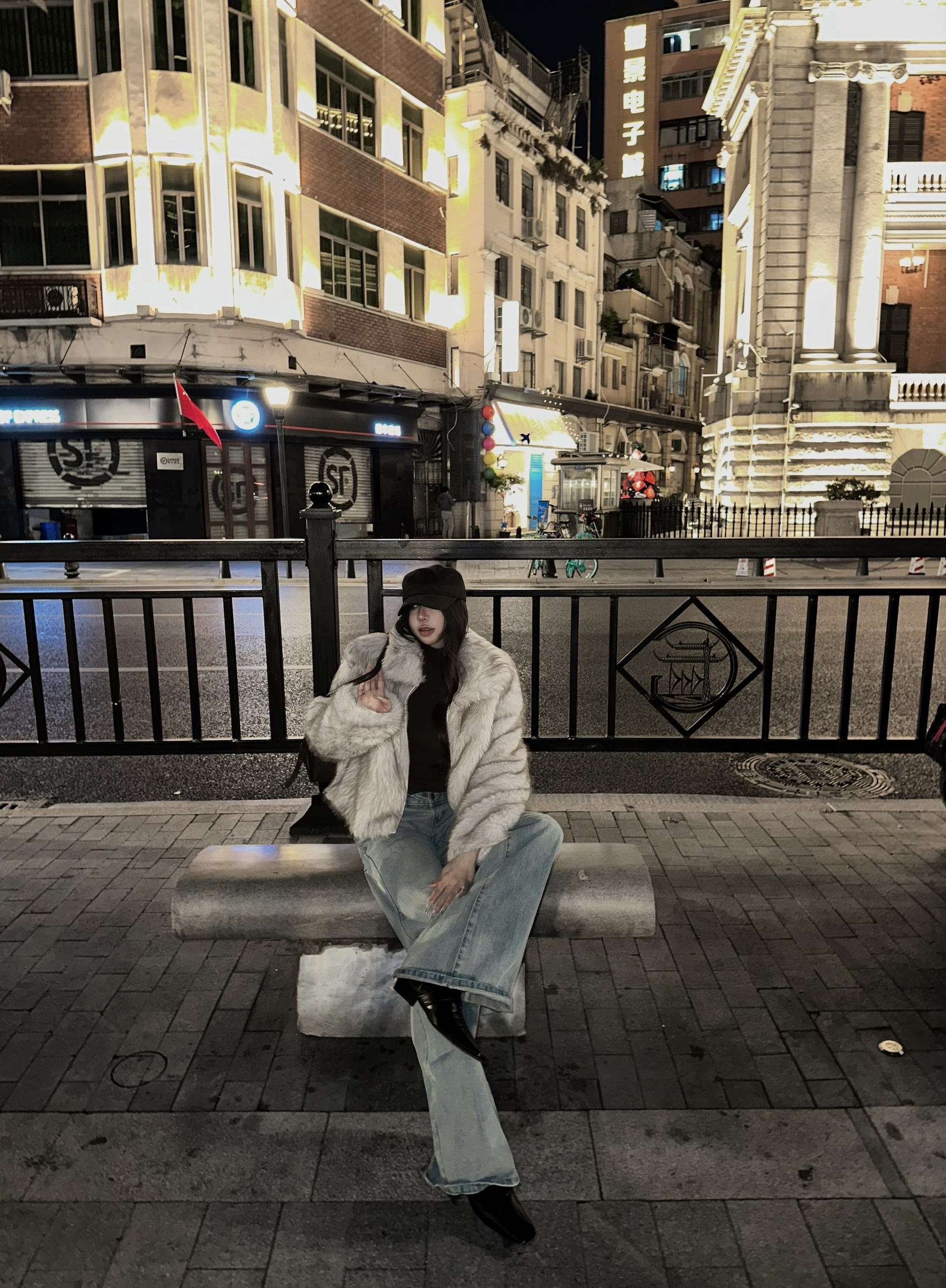 全體包色. 愛不釋手的極美銀漸層皮草外套 （不挑人的日常版型）