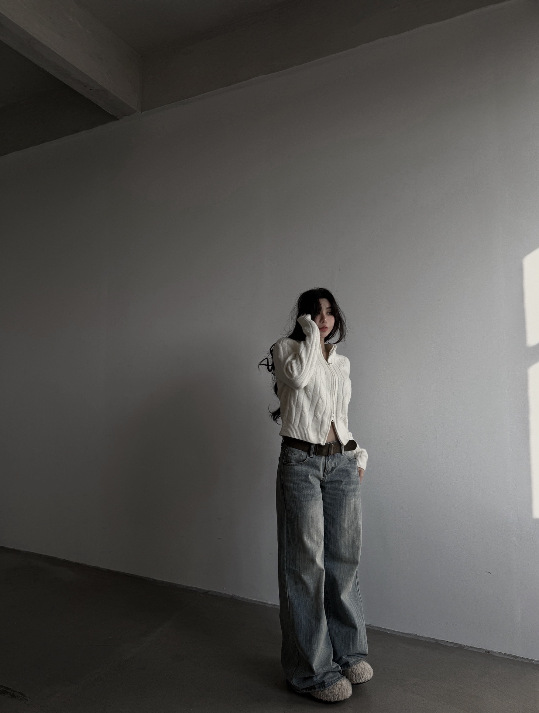 清冷白月光，輕膚羊毛麻花雙拉鏈毛衣（搭低腰褲莫名顯身材）