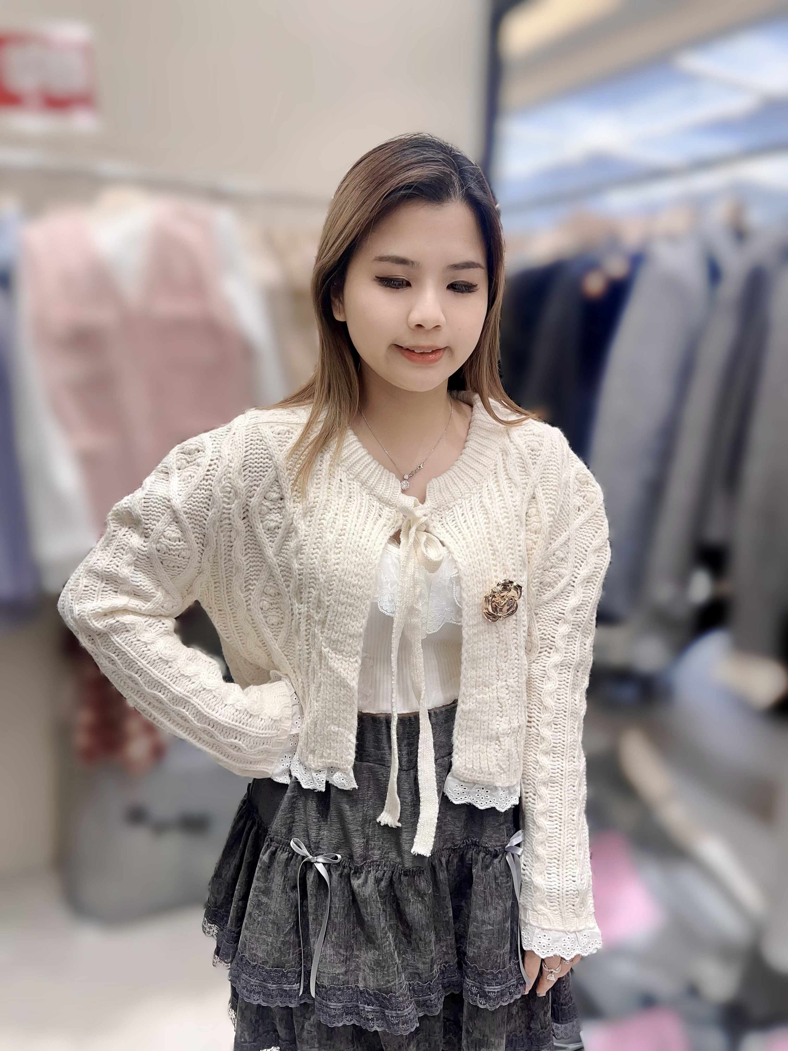 ME04  開胸    長18    $499 (一口價)