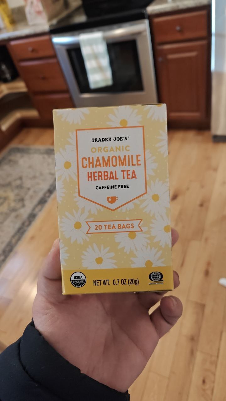 [U] CW TRADER JOE'S ORGANIC CHAMOMILE HERBAL TEA, 00514682 (UCW120)
