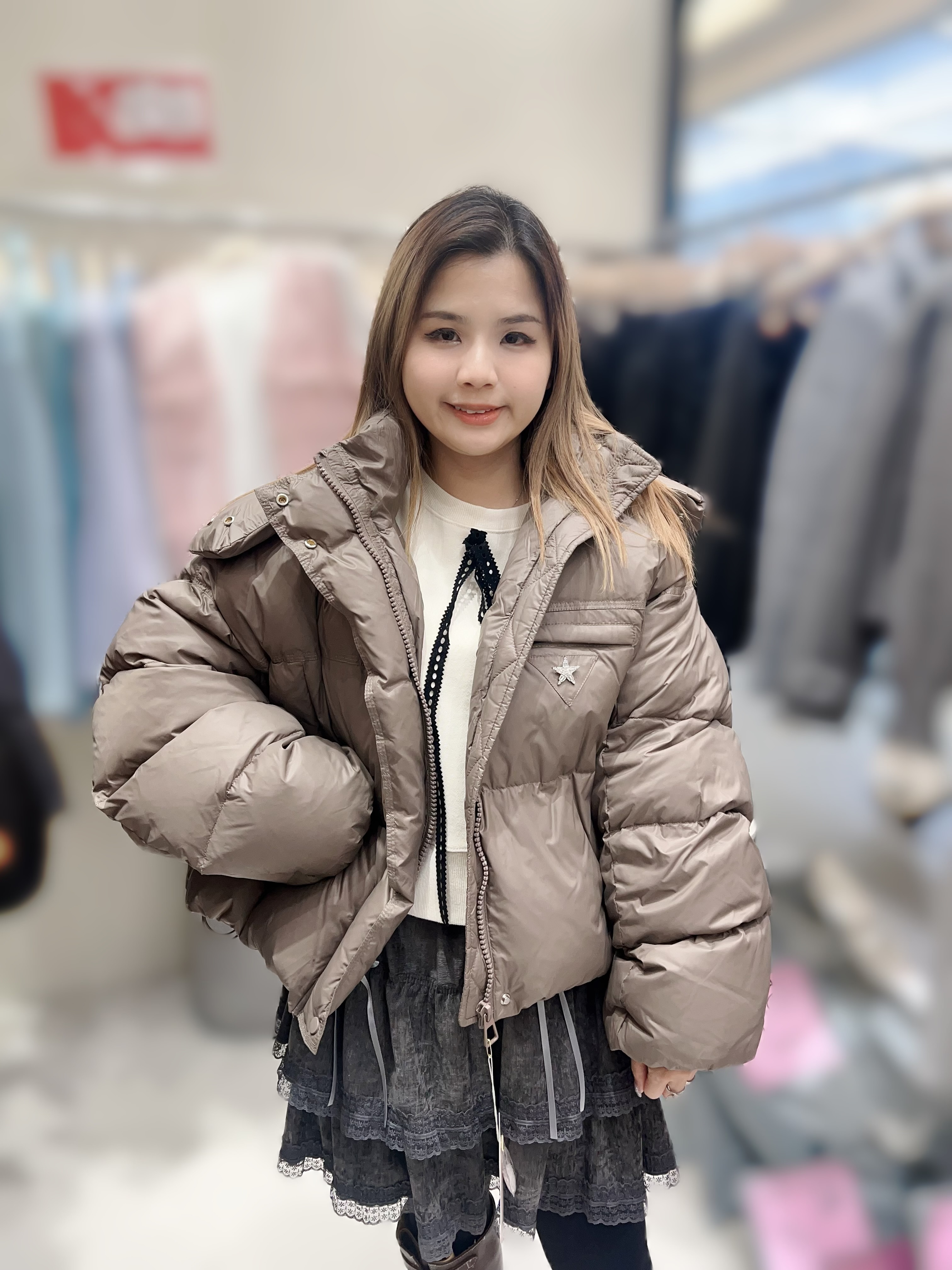 ME07    鴨羽絨90%   胸 52   長21. 5   $999 (一口價)