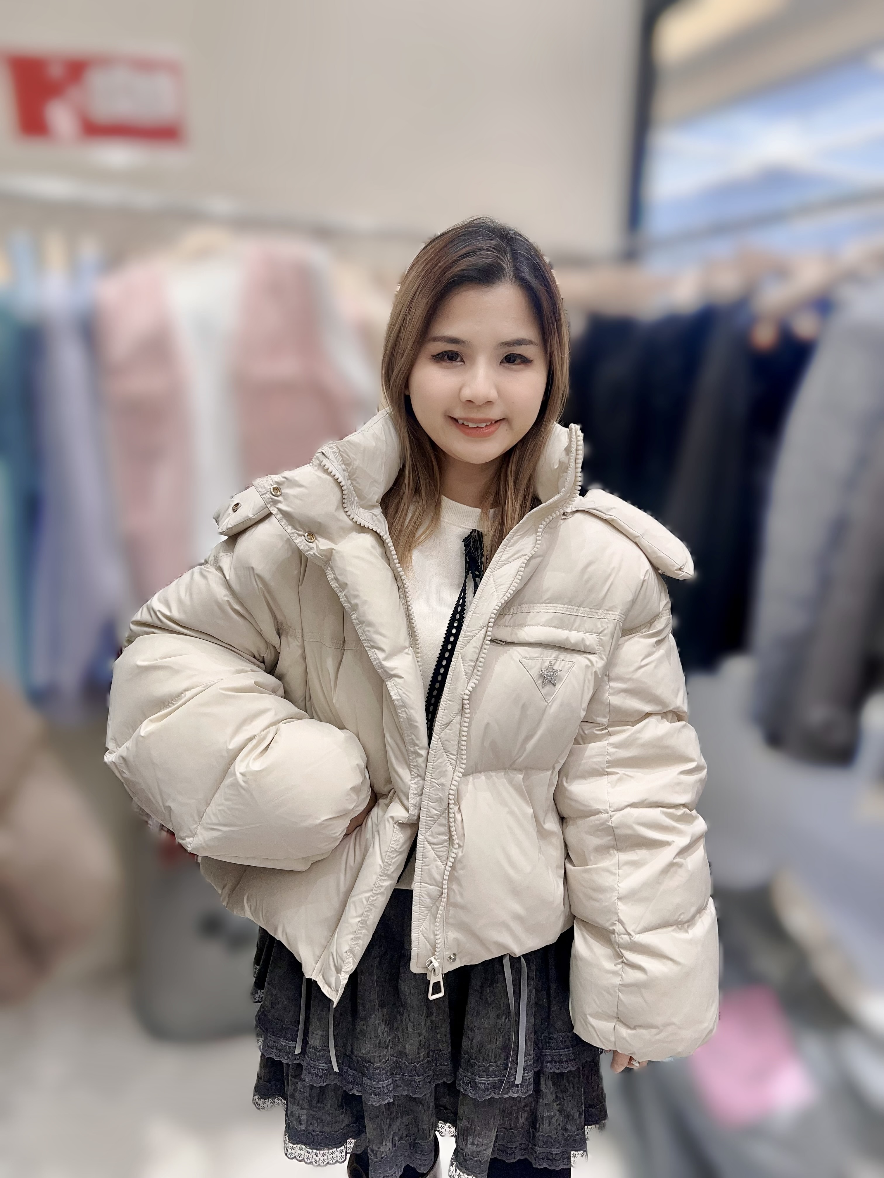 ME07    鴨羽絨90%   胸 52   長21. 5   $999 (一口價)