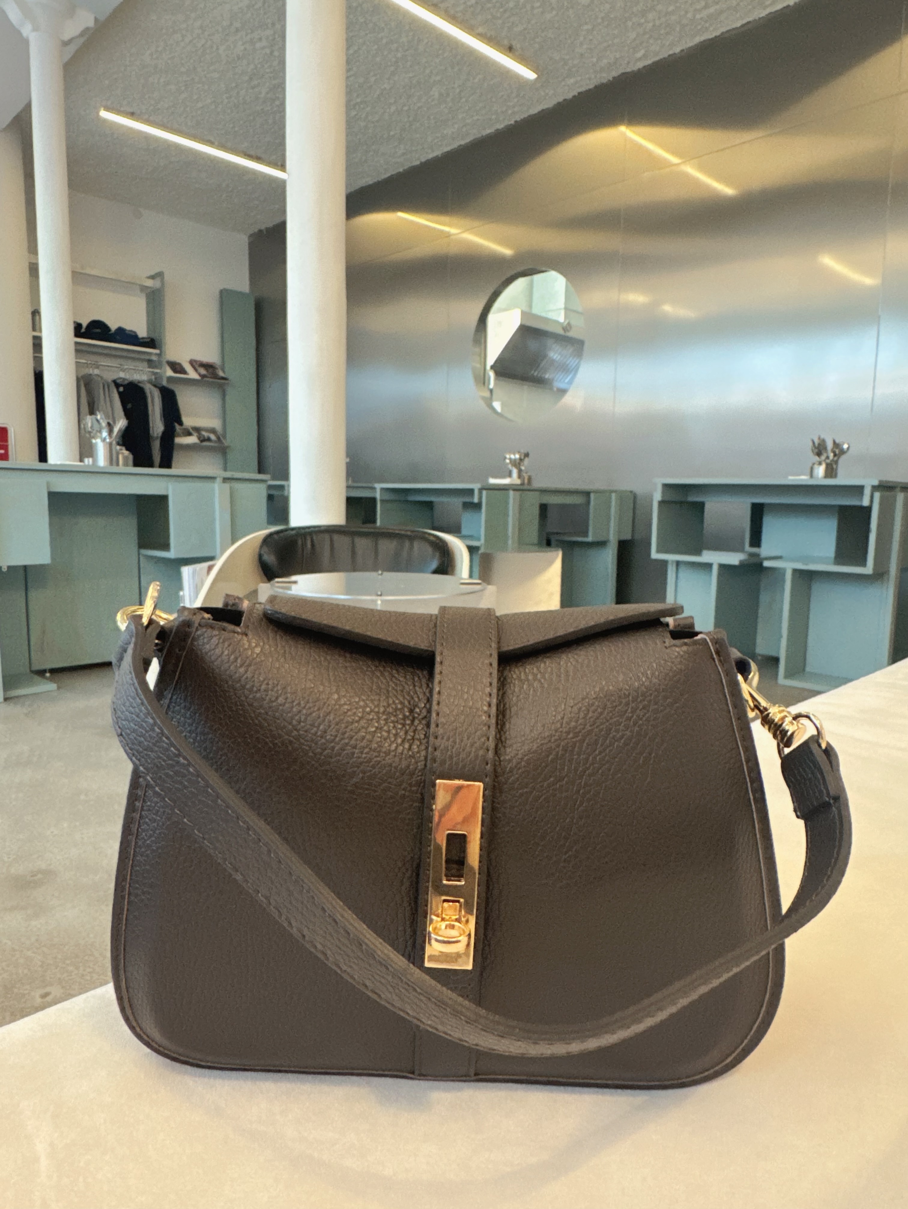 Cherry Paris Leather CERISE - 4203 Chocolate 朱古力