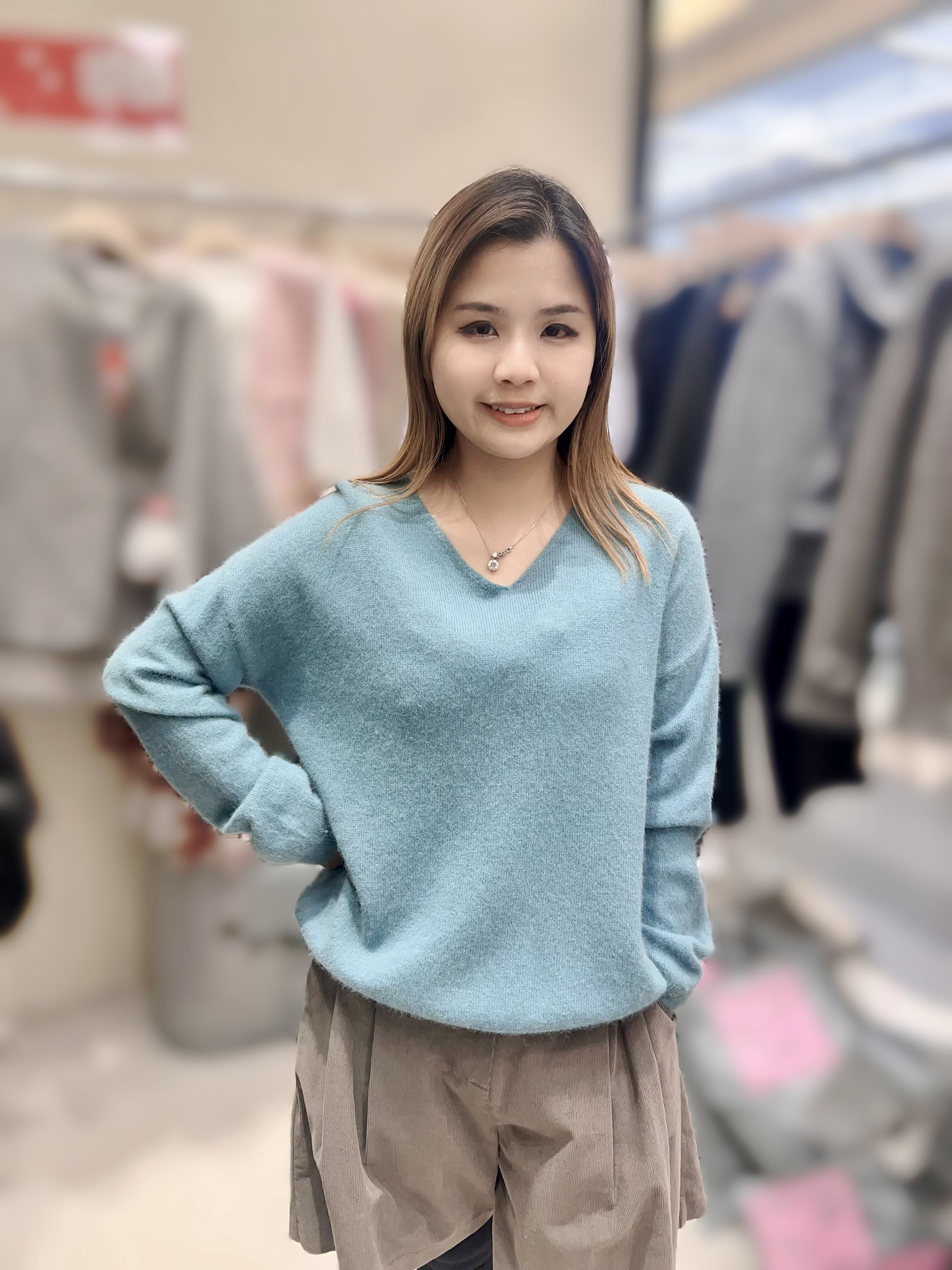 ME23  羊陀毛100%  胸 46 -58  長 22  $599 (一口價)