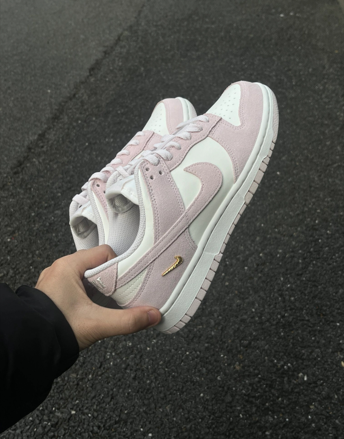 Nike Dunk Low 奶白櫻花粉 金勾 白粉色 淺粉色 麂皮 IO4244-100/預購