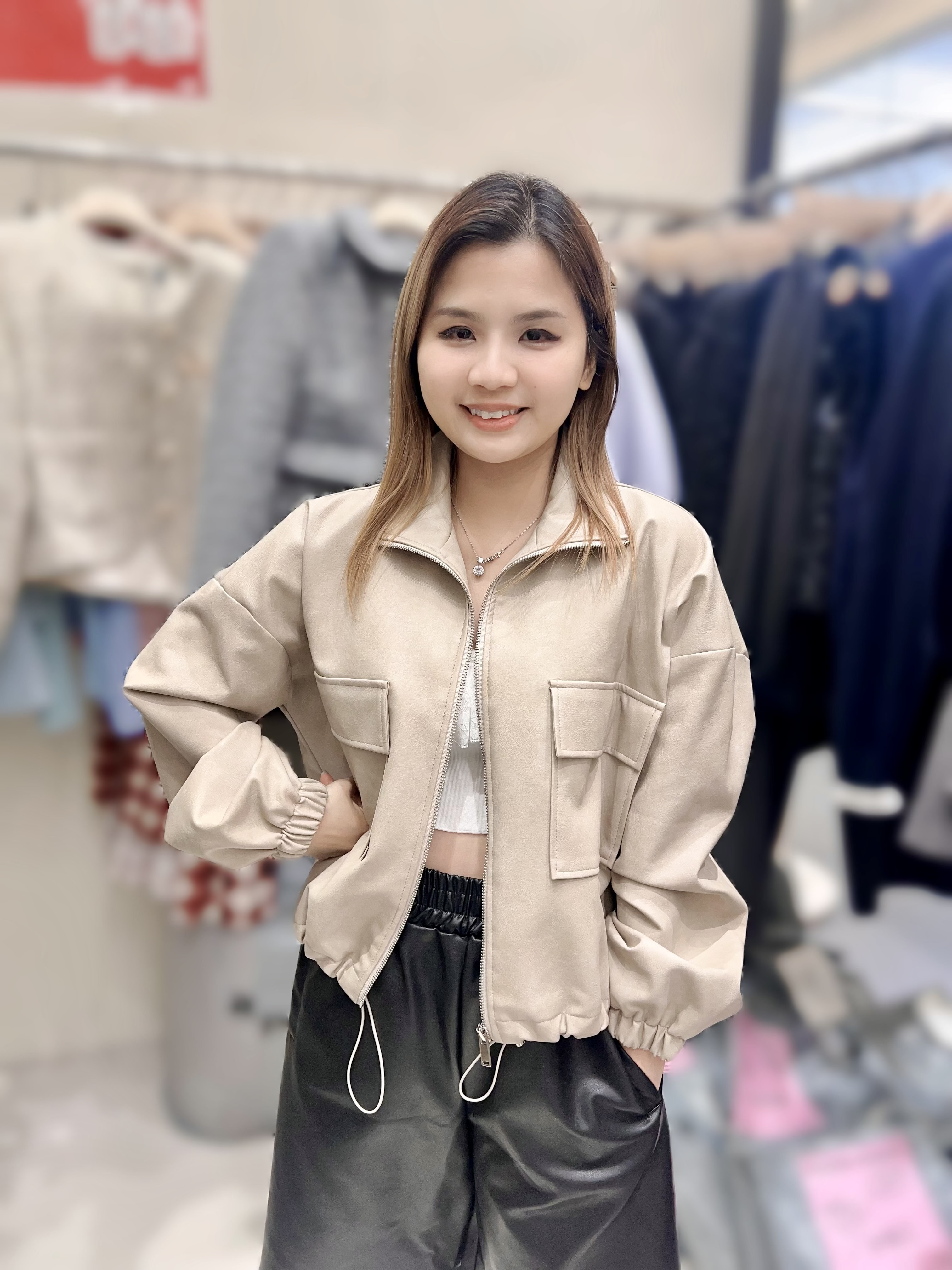 ME37  胸52  長21    $999 (一口價)