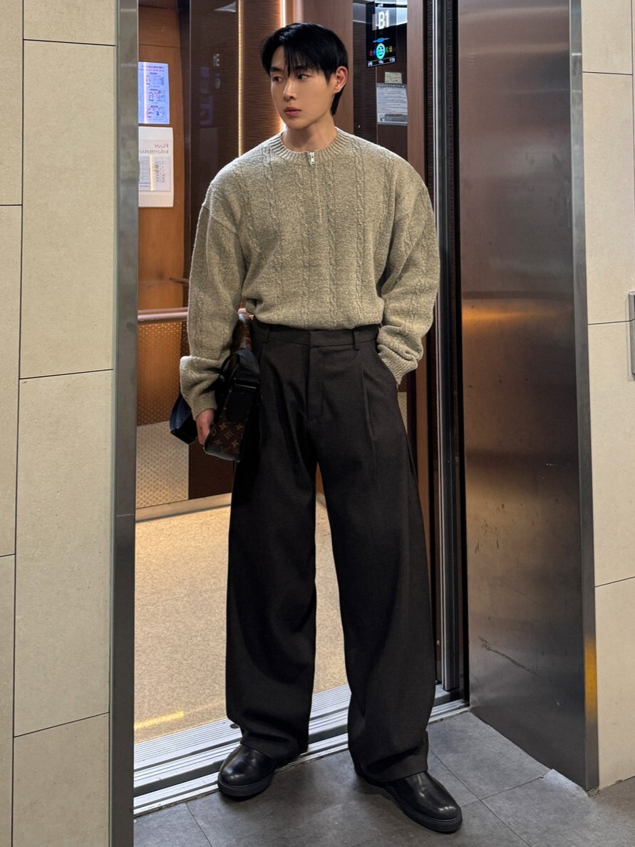 無縫單褶寬羊毛休閒褲