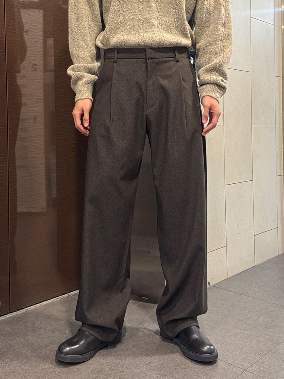 無縫單褶寬羊毛休閒褲