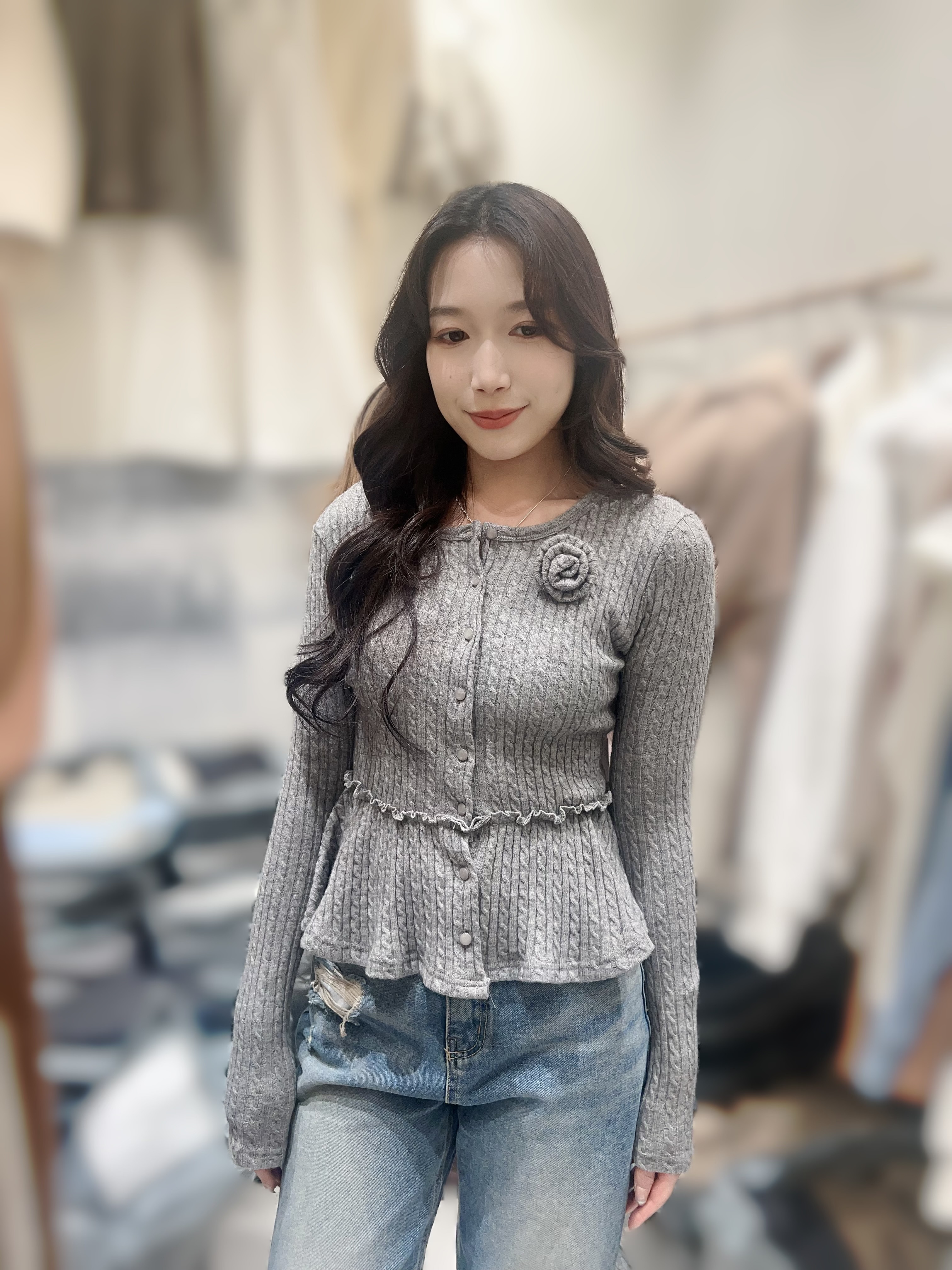 MK04  只有灰 胸 34-44長 20.5$499 (一口價)