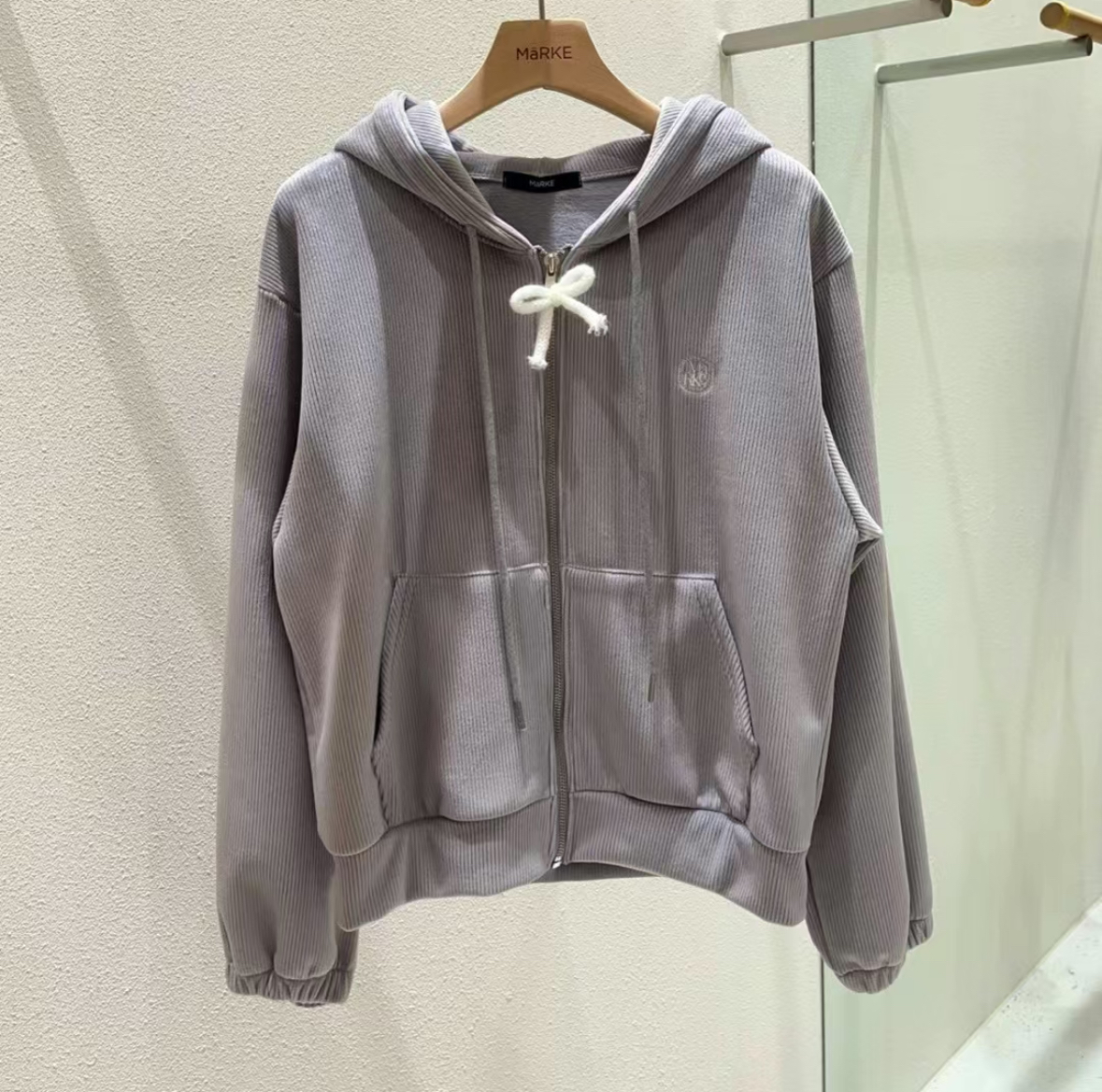 MK22 外套  胸 46長 22$499 (一口價)