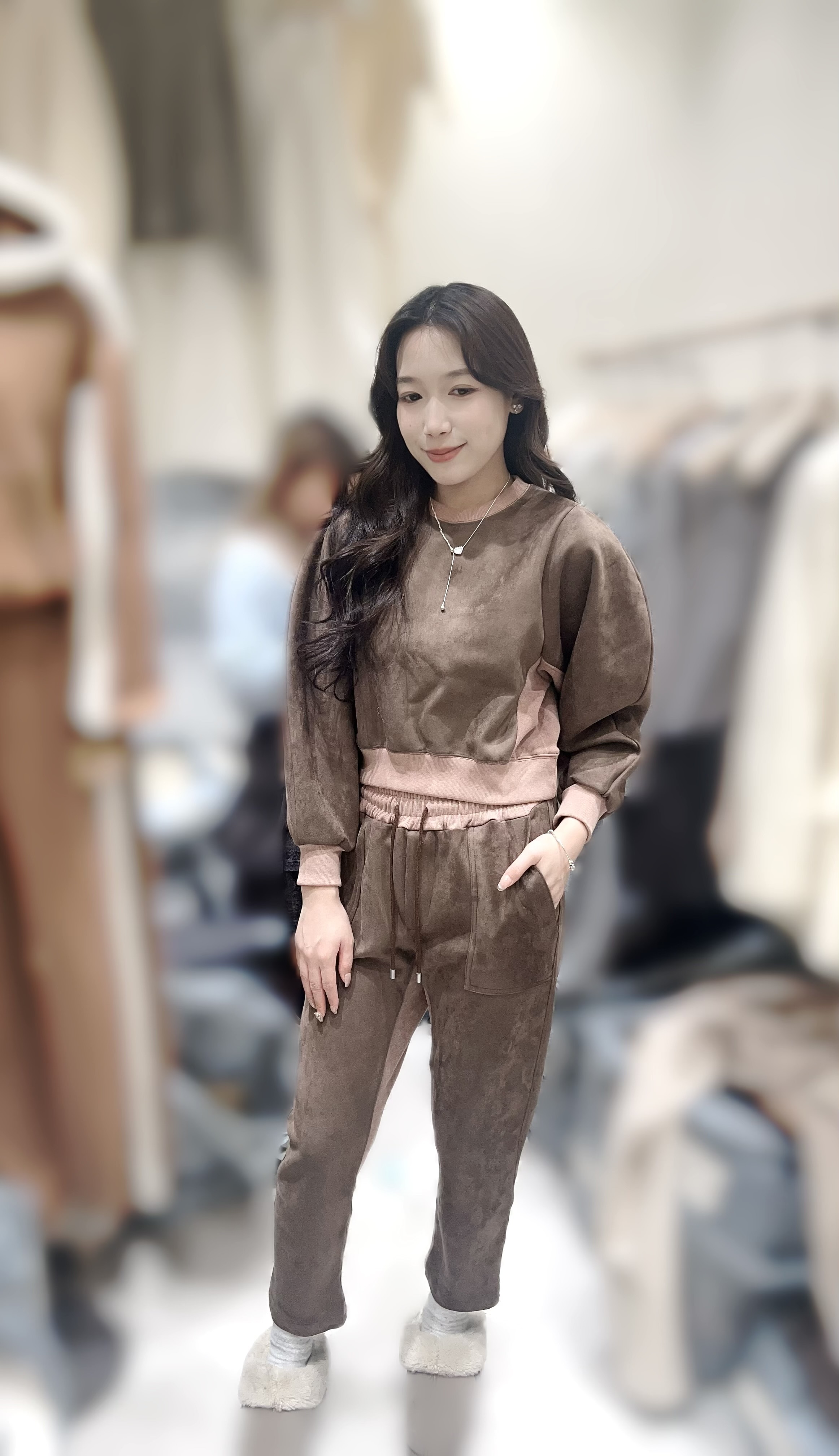 MK19  1 set 胸 40長 18.5 腰 25-38HIP 41長 35.5 $899 (一口價)