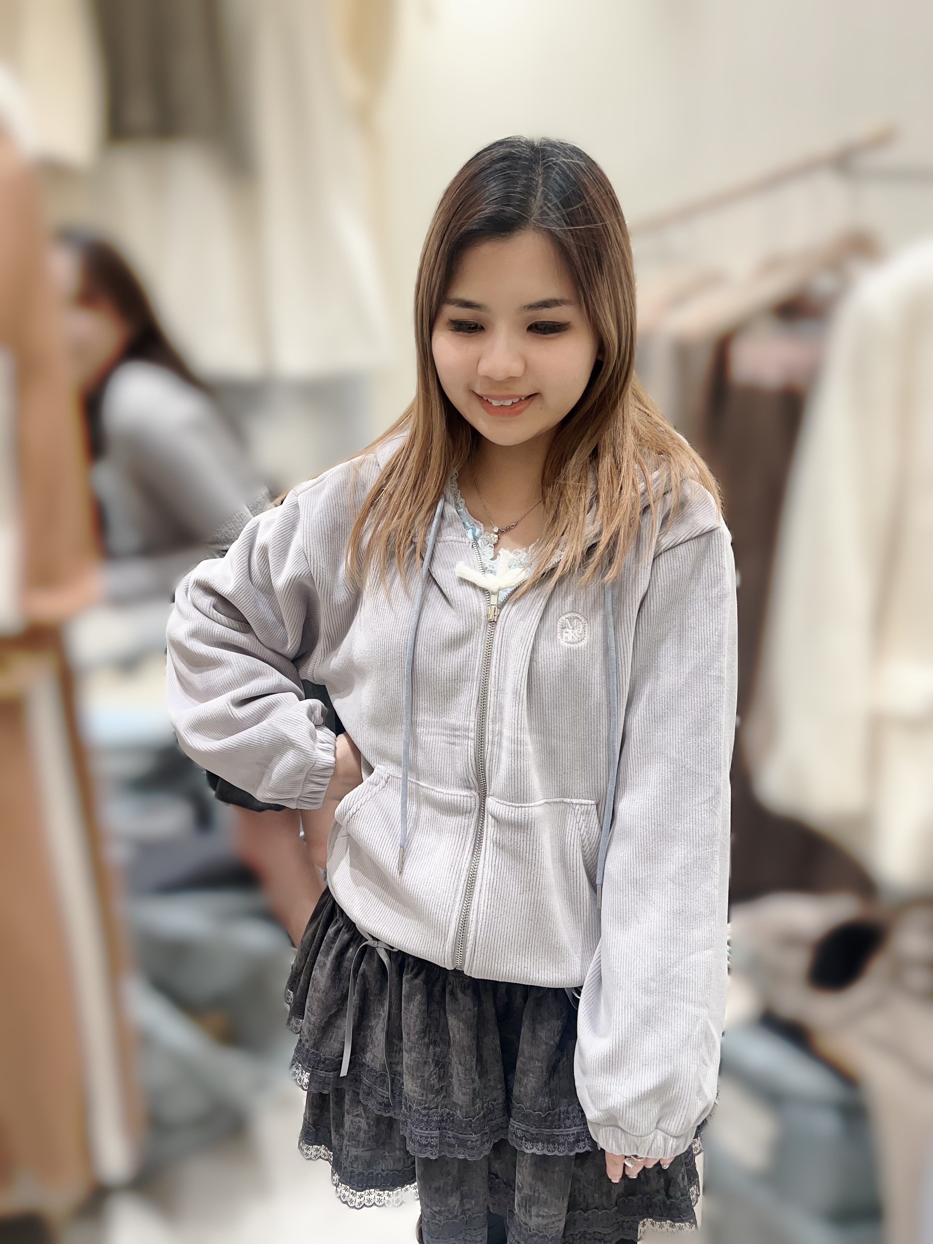 MK22 外套  胸 46長 22$499 (一口價)