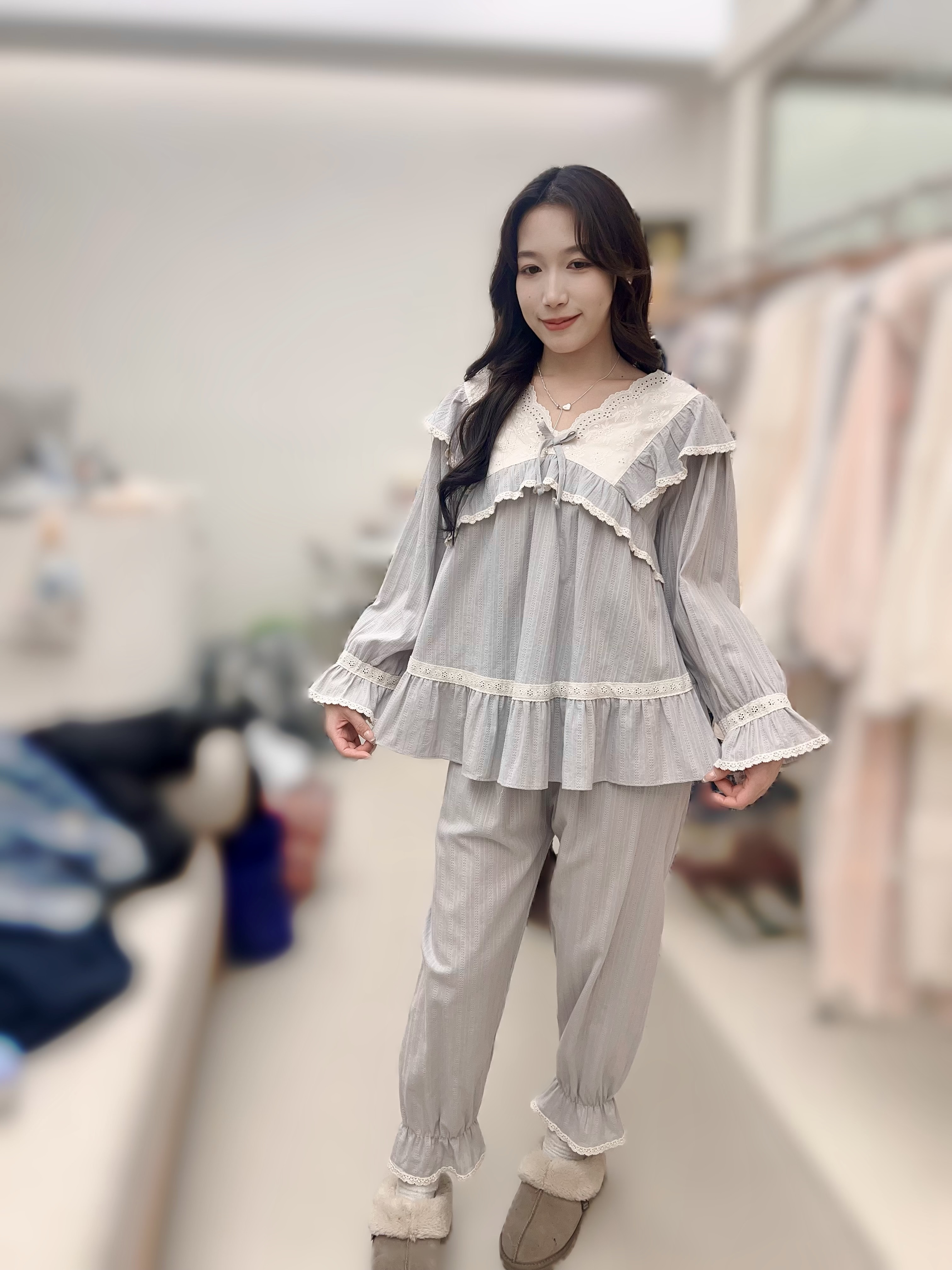 LZ08  1set 胸 41長 25. 下身。腰 26-44  長 36.5 hip 46 699 (一口價)