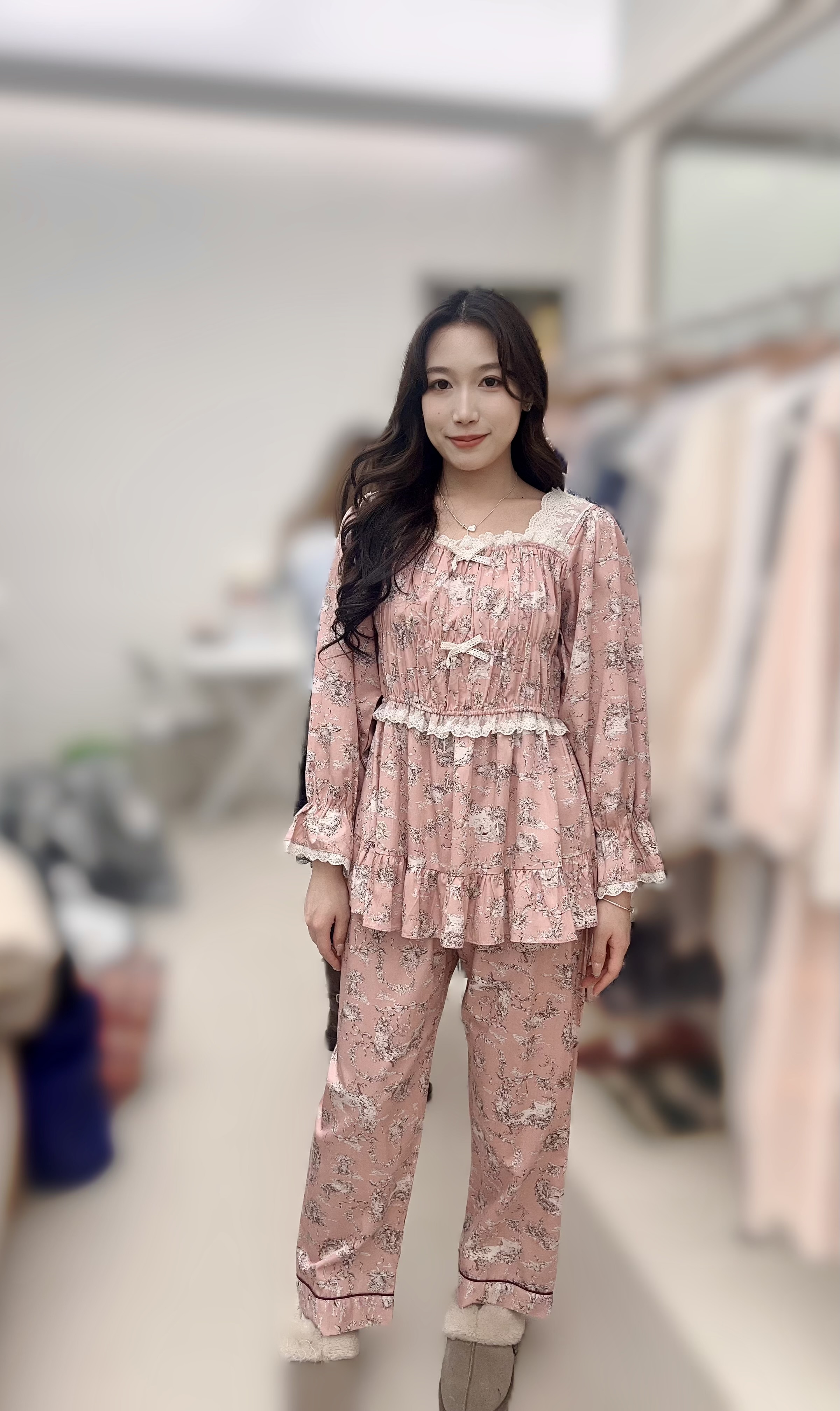 LZ10  胸 46長 27. 腰26-44 長 37 hip 47$699 (一口價)