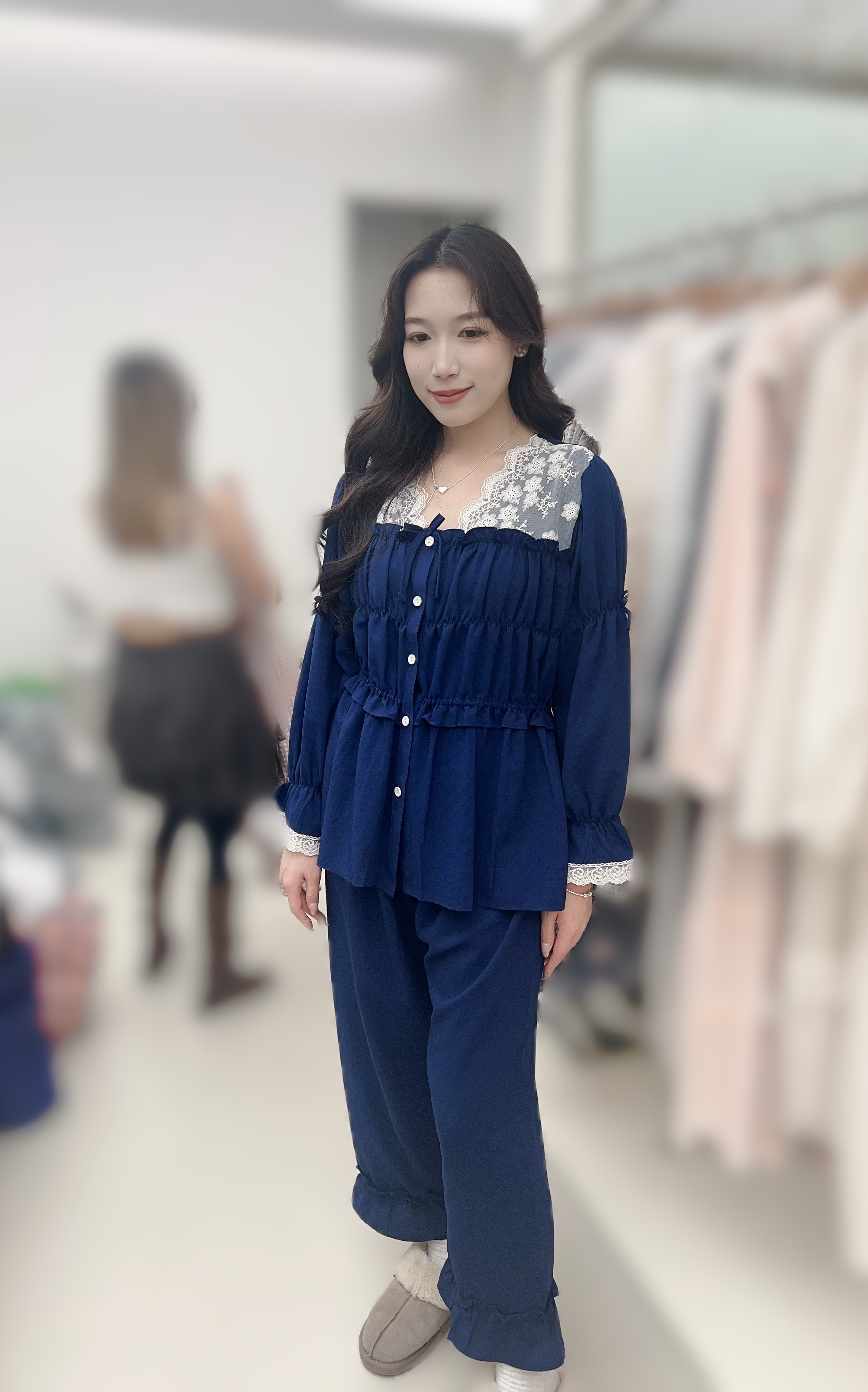 LZ15 胸 44長 25.5 $ 下身 26-44 長 36.5 hip 48 699 (一口價)