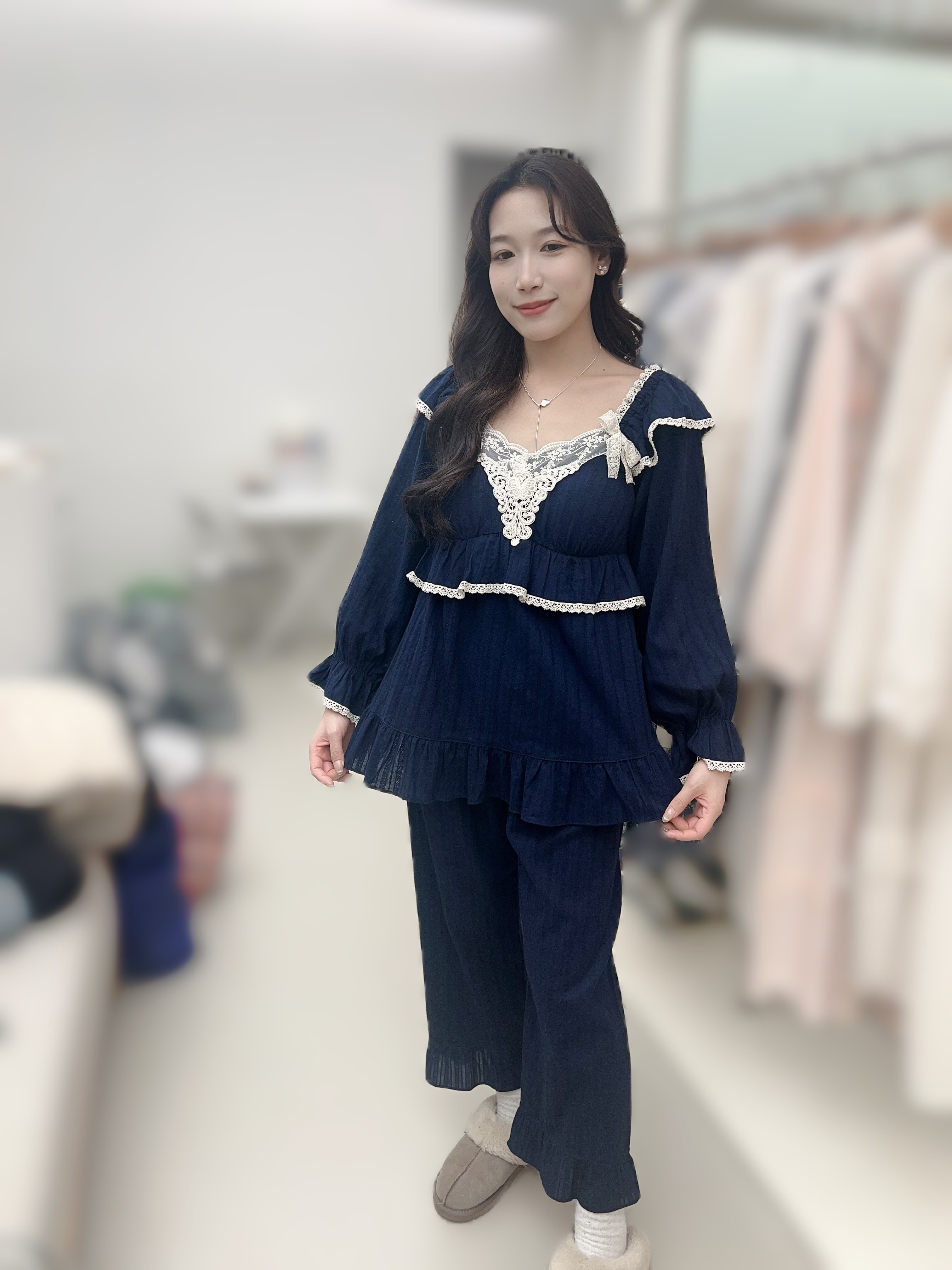 LZ14 胸 36-40長 27$. 下身 腰 25-44 長35.5 hip 44799 (一口價)