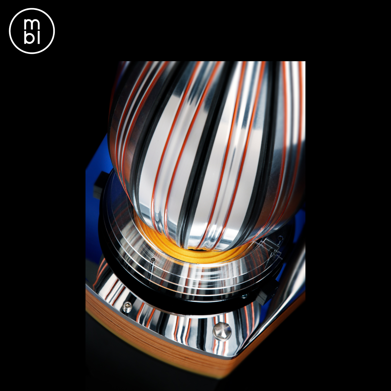 MBL Radialstrahler System 101 X-Treme MKII Speaker Woofer Angle 1