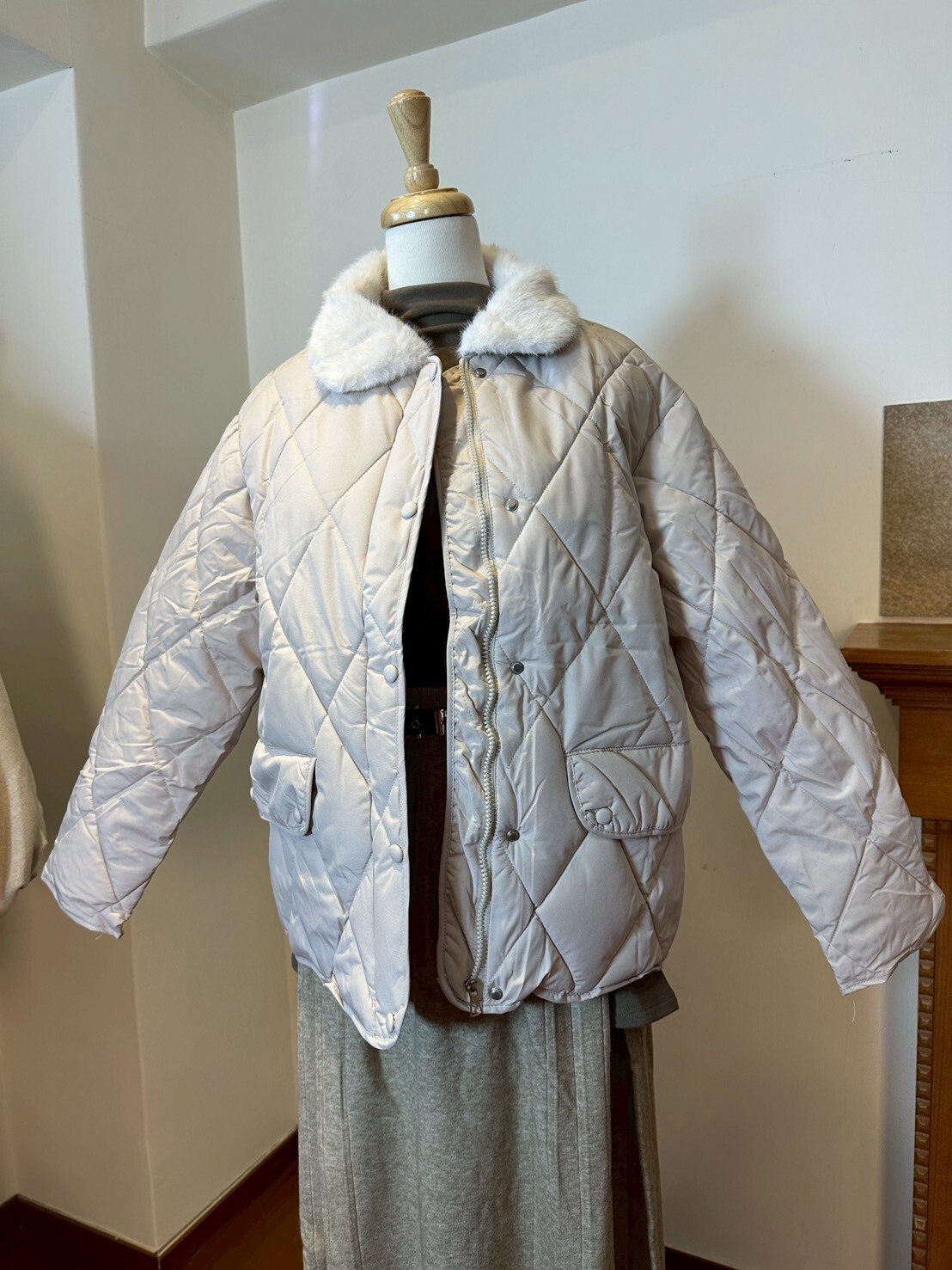 韓-米色鋪棉外套