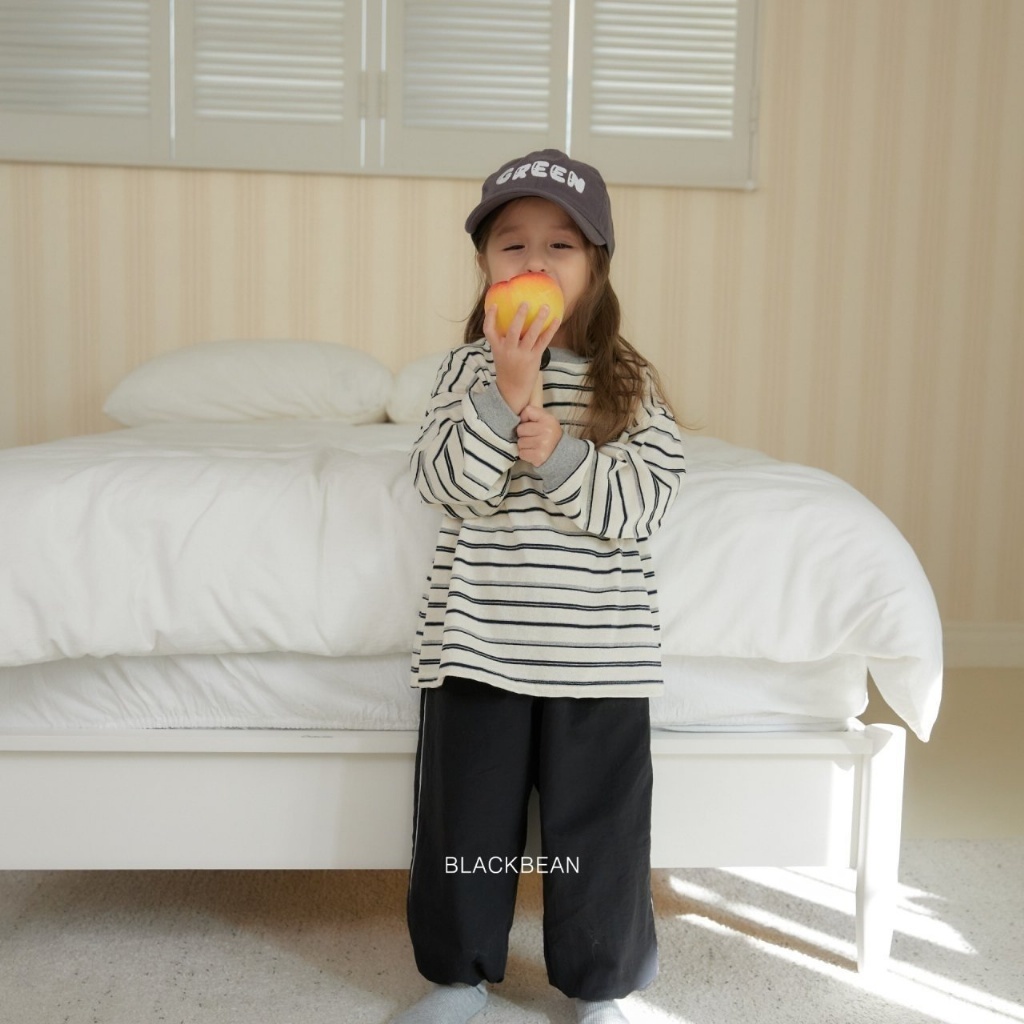 正韓春blackbean 嫩嬰/小童兩色條紋拼接大學上衣