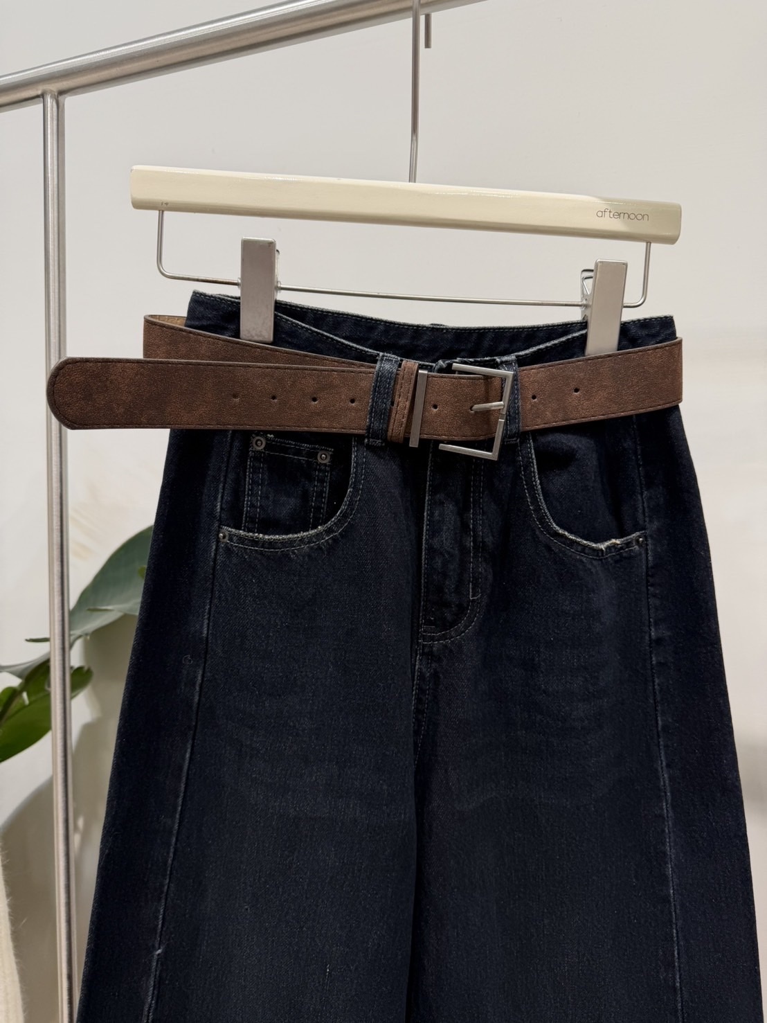 #670 黑藍色牛仔寬褲(附皮帶)