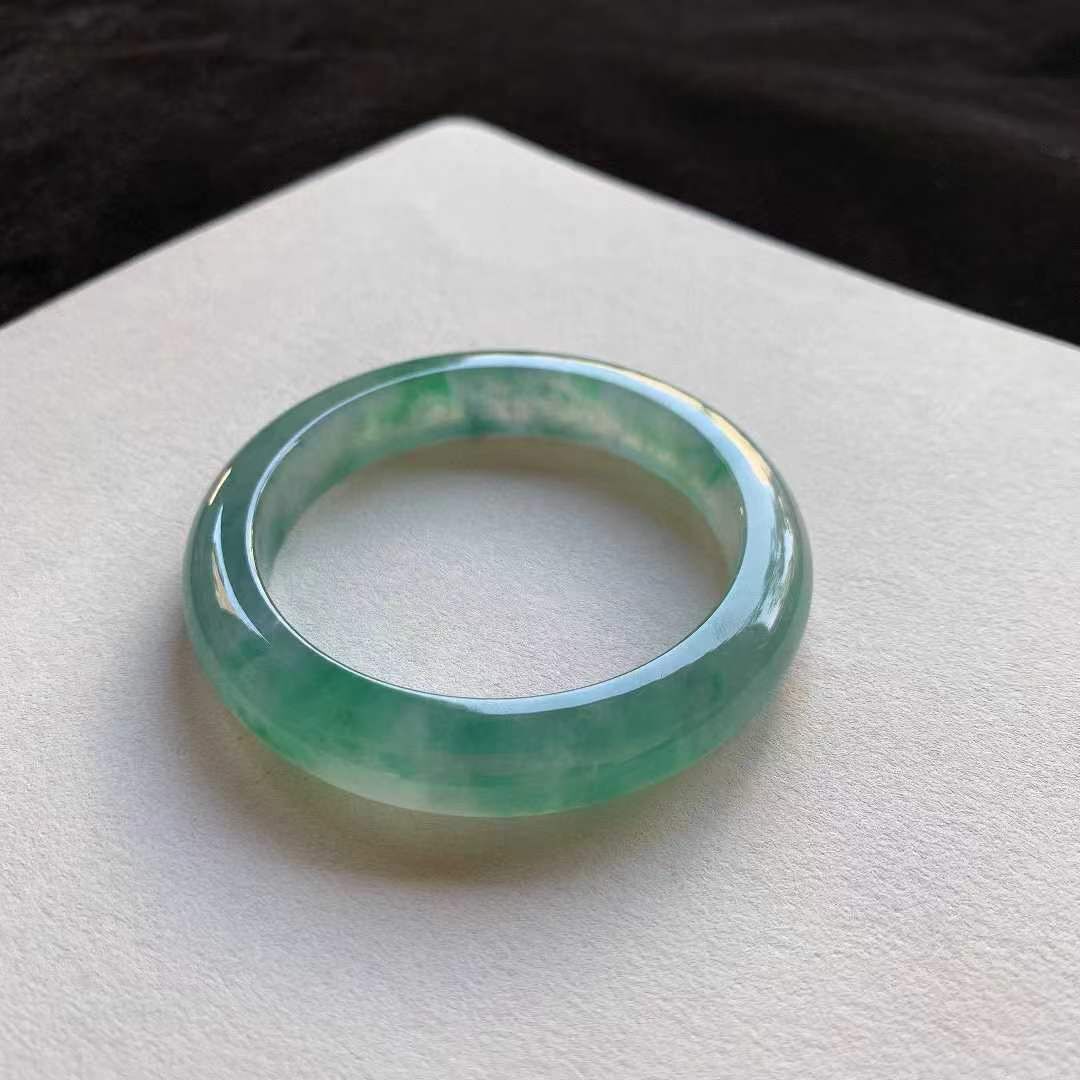 192343 57mm翡翠冰種果陽綠正圈手鐲 (56-58)