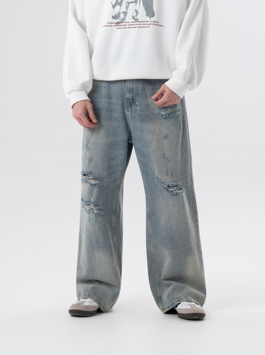 刷破寬鬆直筒牛仔褲