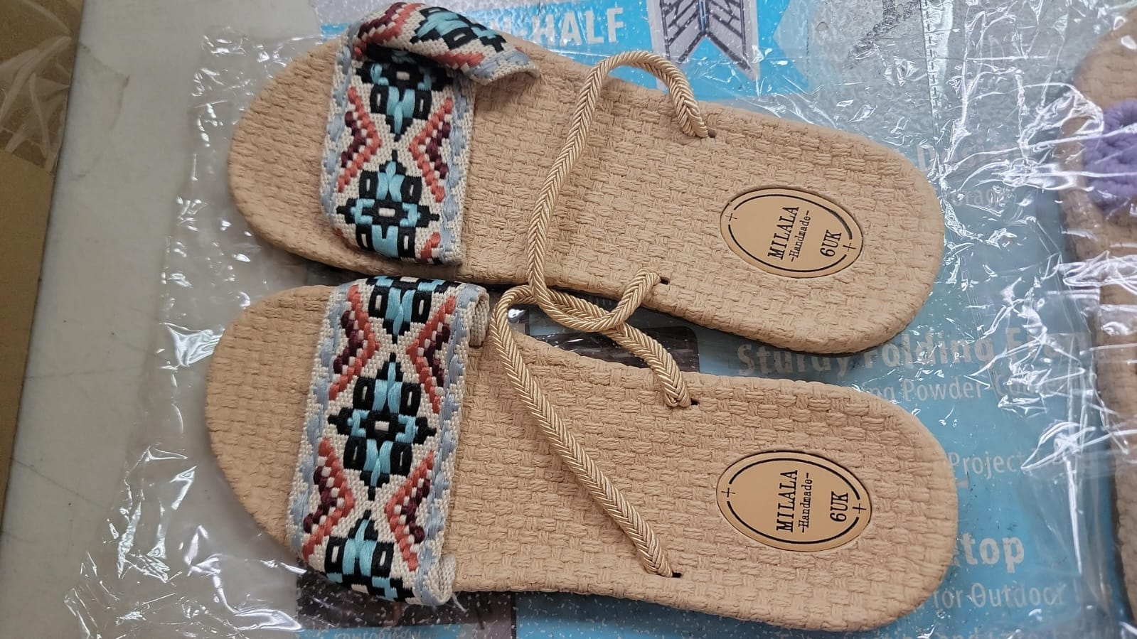 4G042 泰國手工民族圖案雙帶涼鞋 白底彩色 UK6