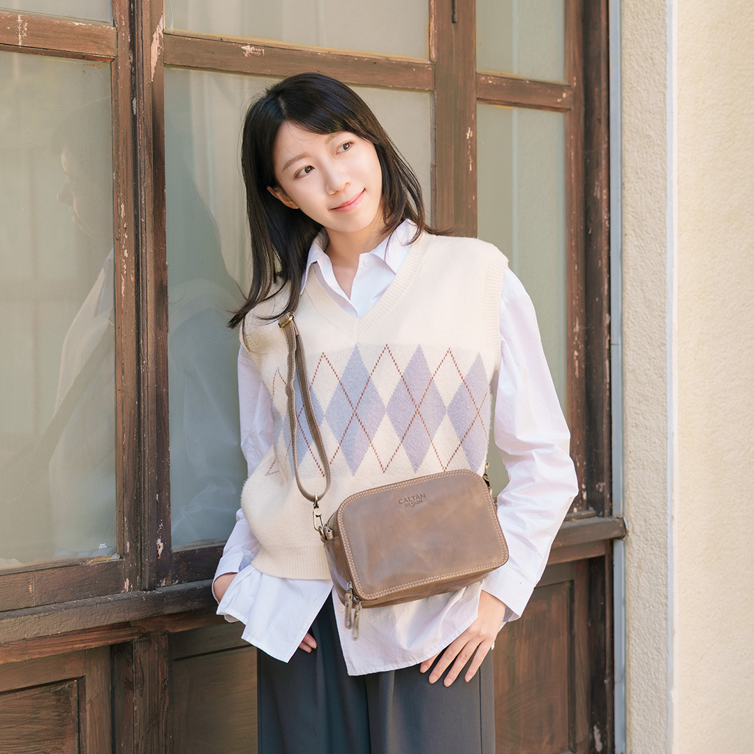 真皮多功能分層側背包-四色(5510)