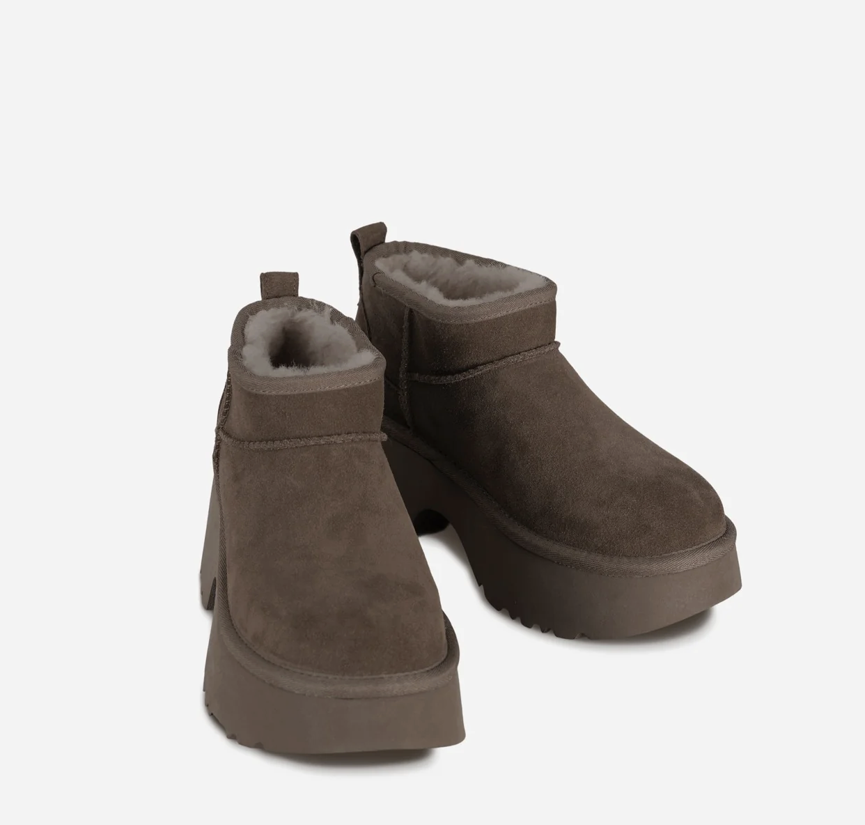 【2色入】UGG Ozlana Classic Ultra Mini New Heights Boot