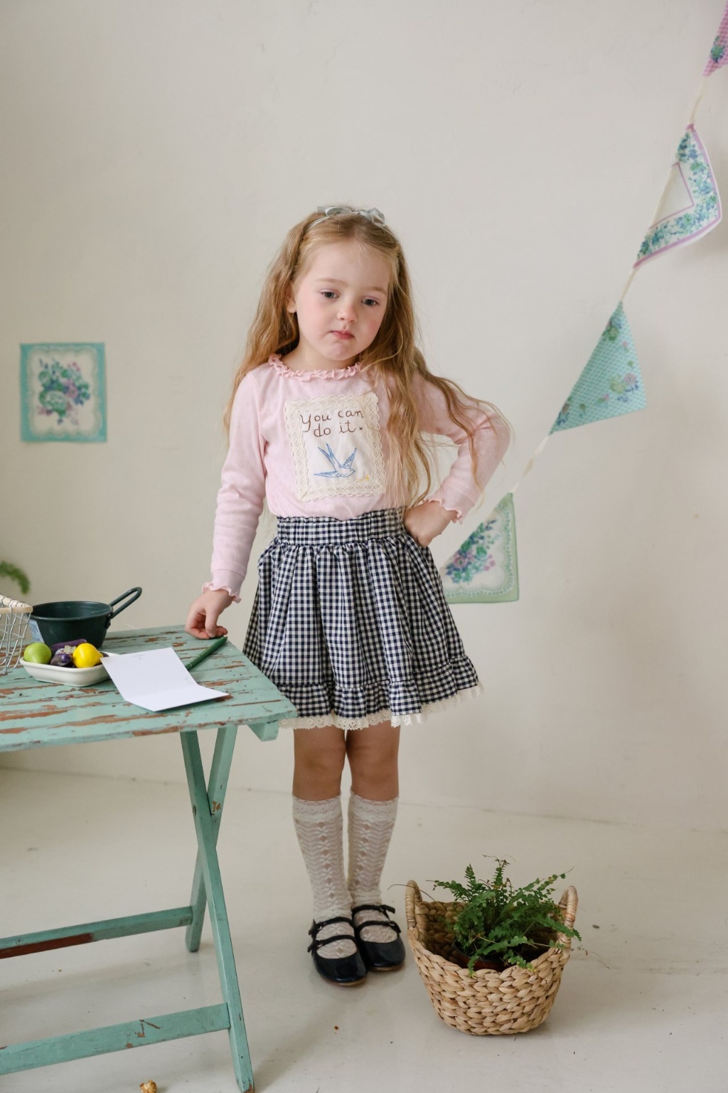 正韓春FLO 三色和平鴿捲邊上衣