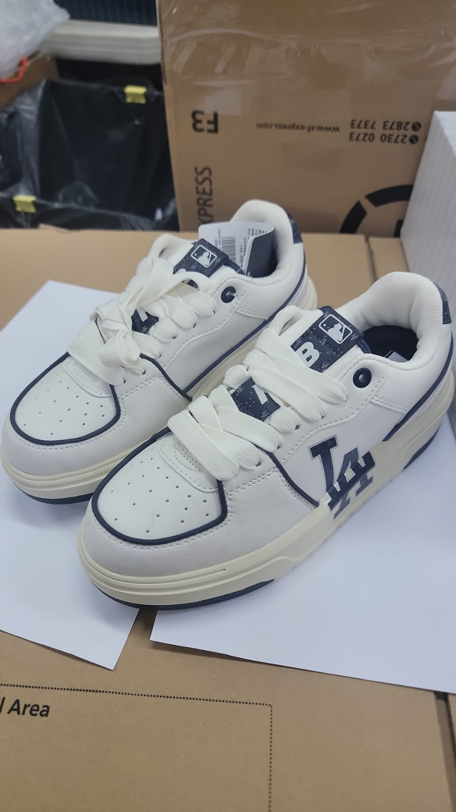 4G076 MLB 藍色LA LOGO滿天星奶油底老爹鞋 245