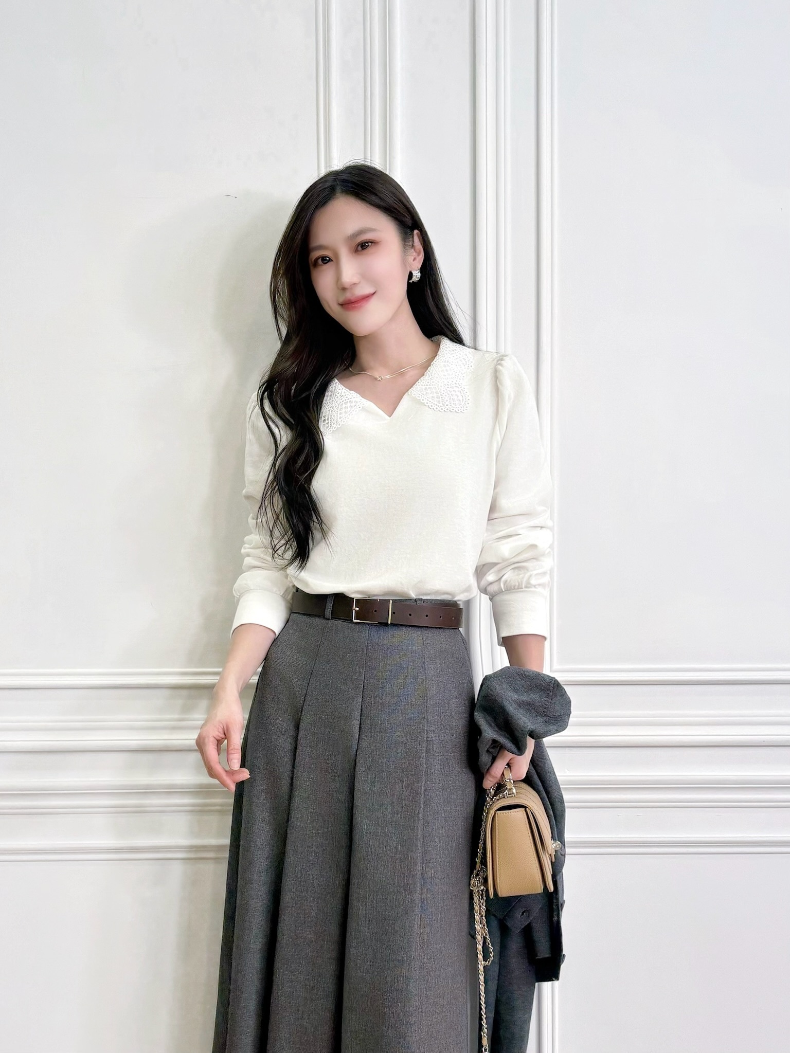 蕾絲領片針織上衣