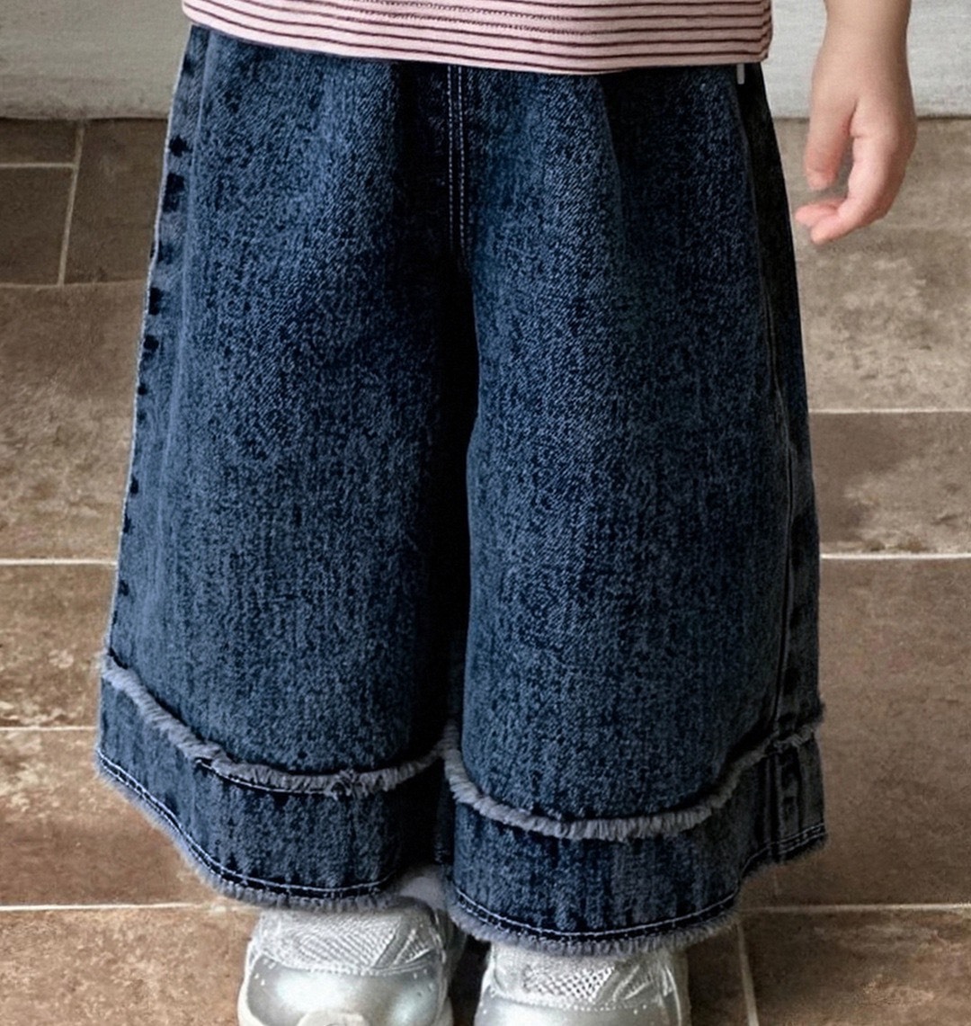寬鬆毛邊牛仔褲