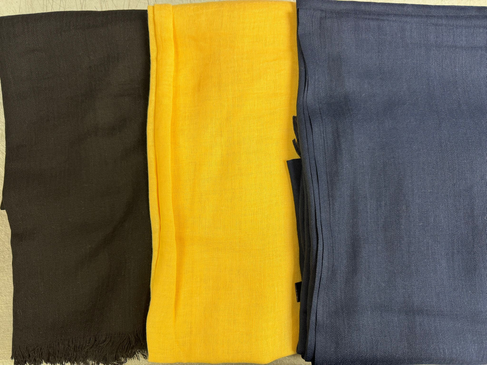 4G103 意大利製超柔軟薄身圍巾 100x200cm