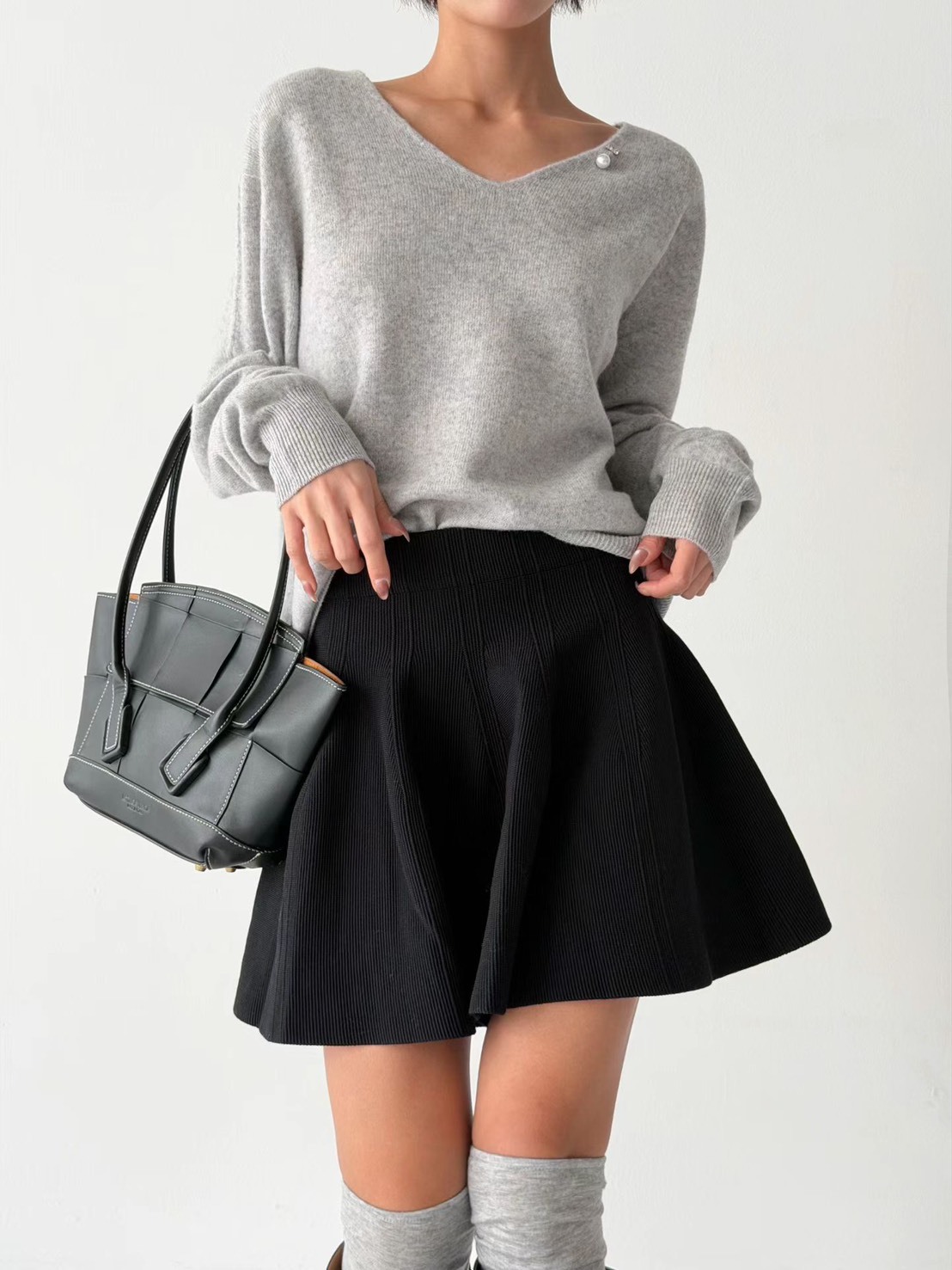 Marie-Marie  V領珍珠扣羊毛上衣