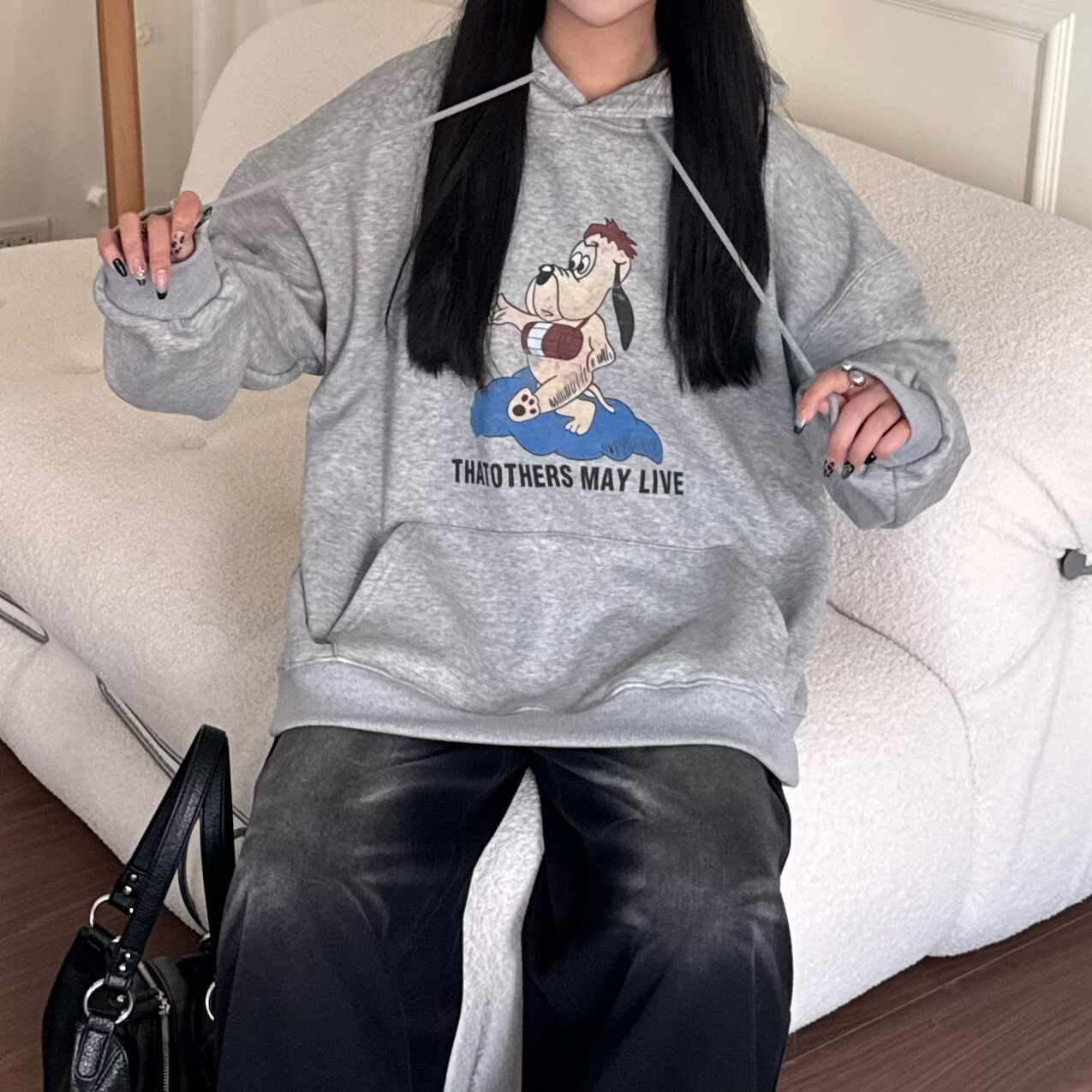 現正表演中 Q狗手繪感加絨帽tee