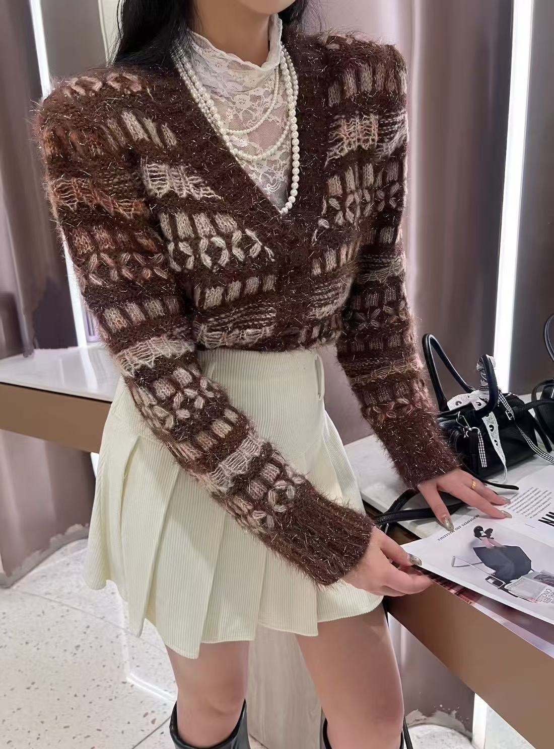 7126 圖騰紋路金蔥V領開衫