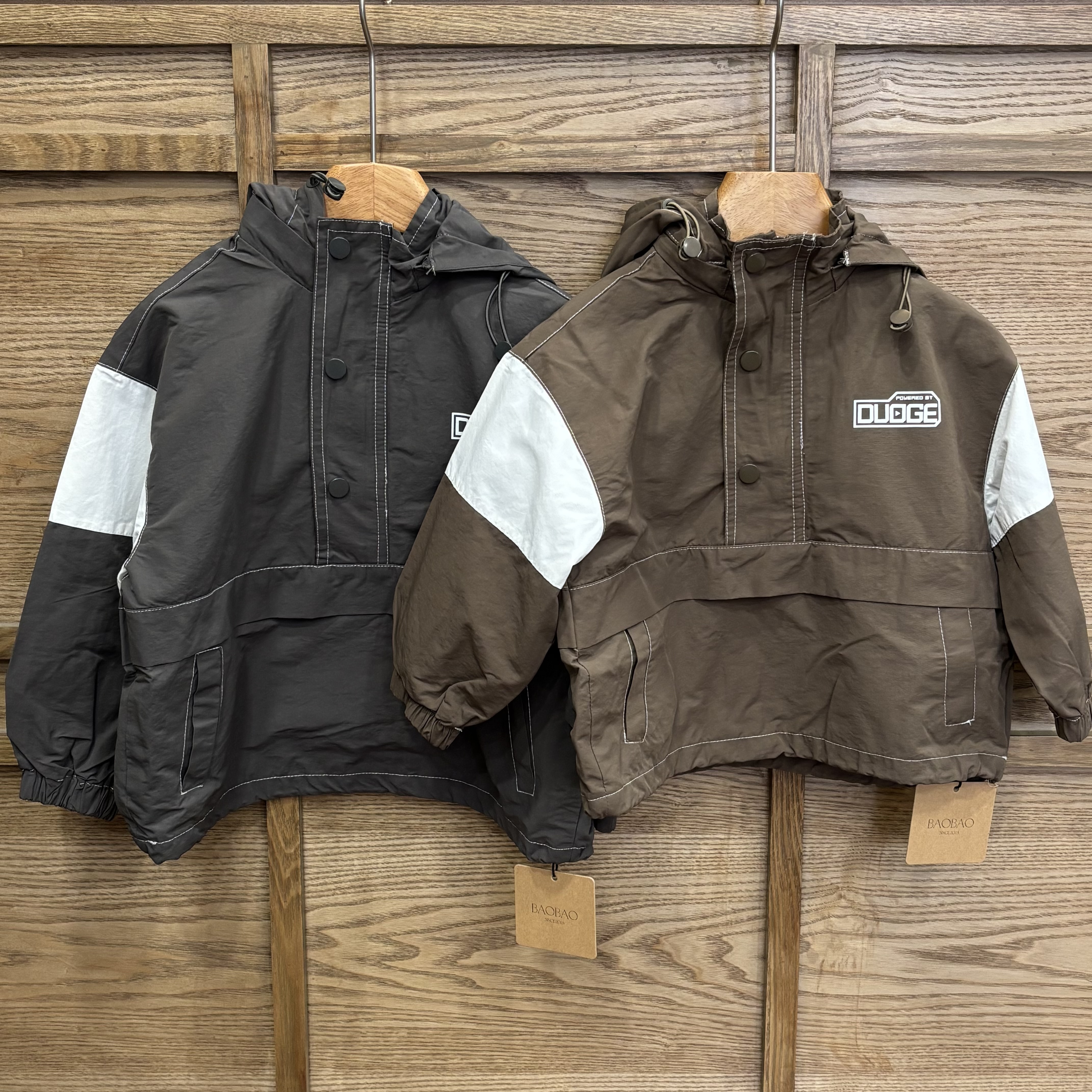 A03008特殊材質連帽上衣