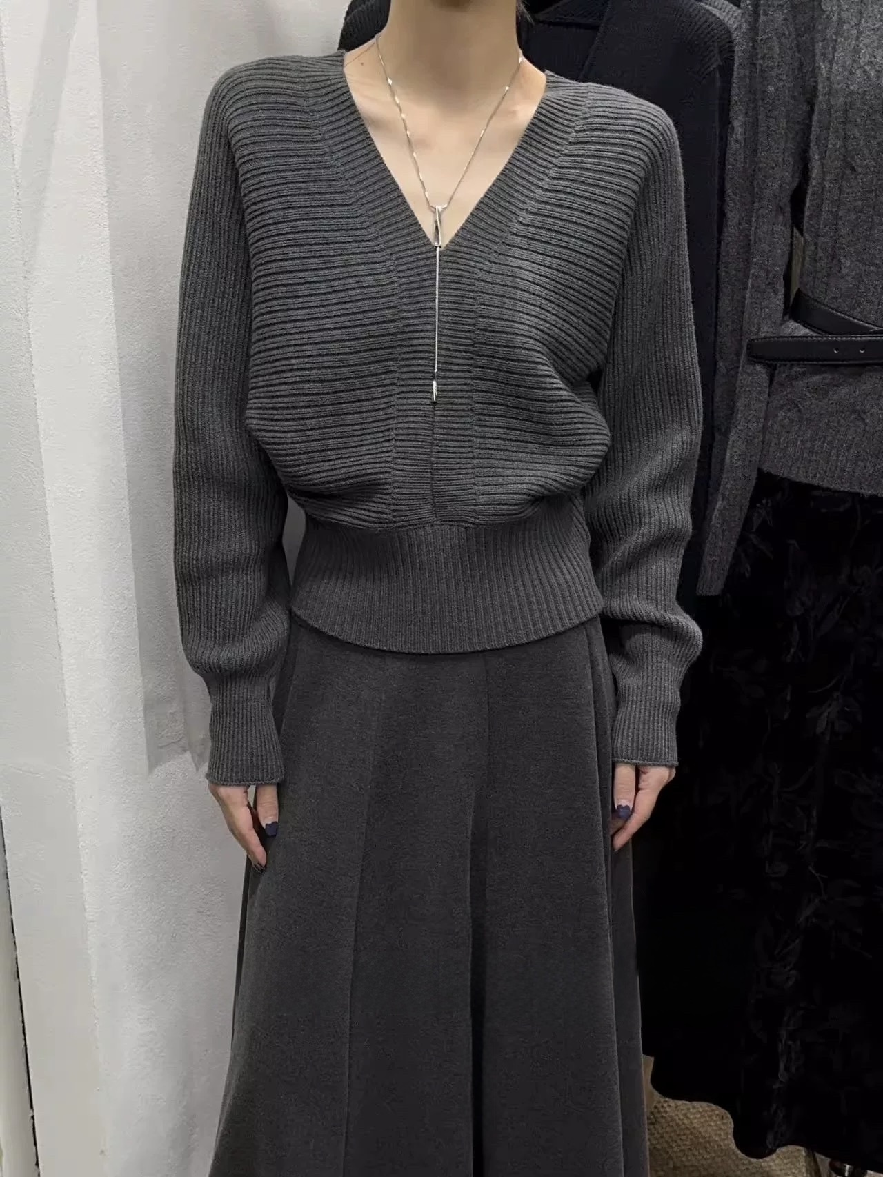 358 摩登米蘭收腰針織上衣