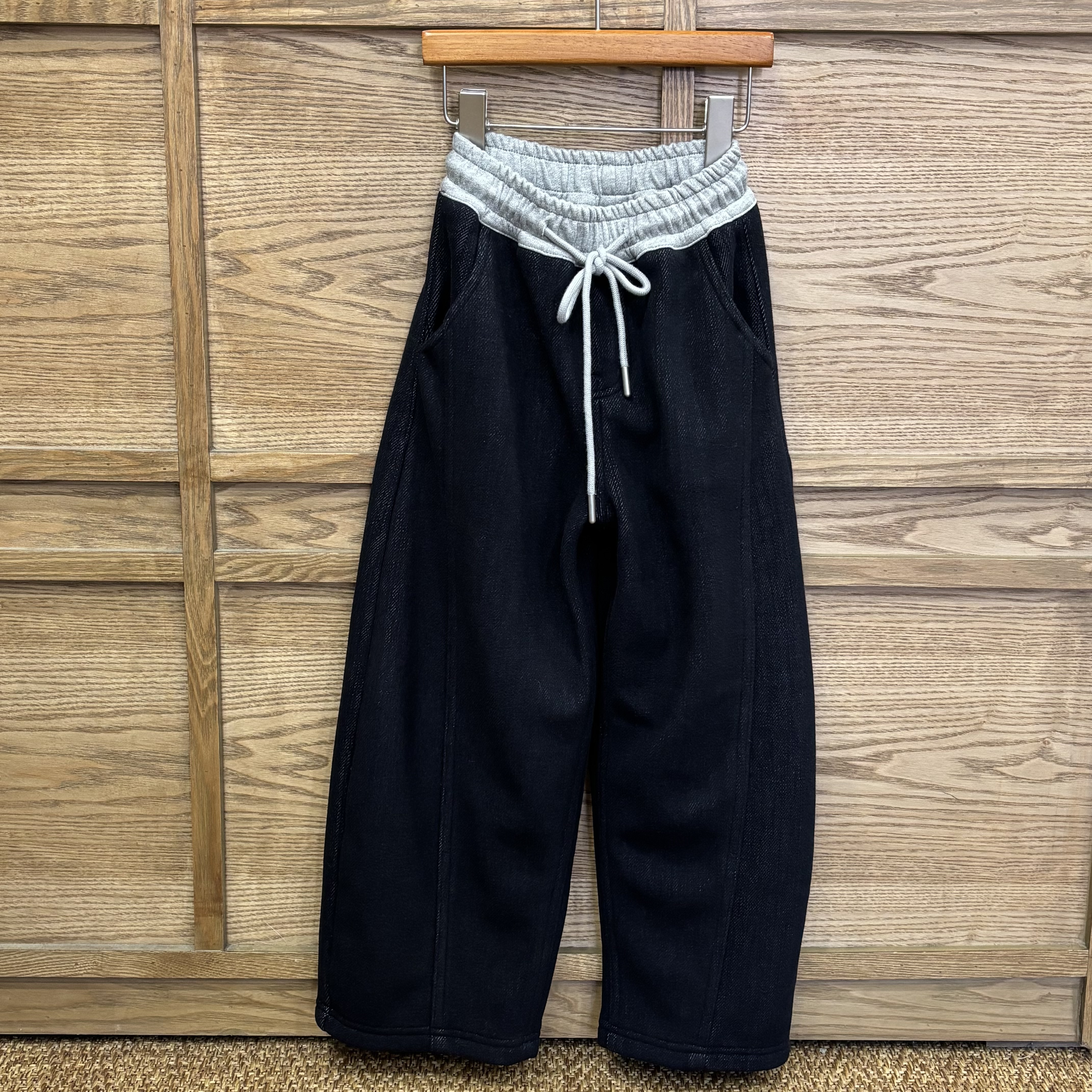 A03977柔軟牛仔內裏薄絨錐形褲